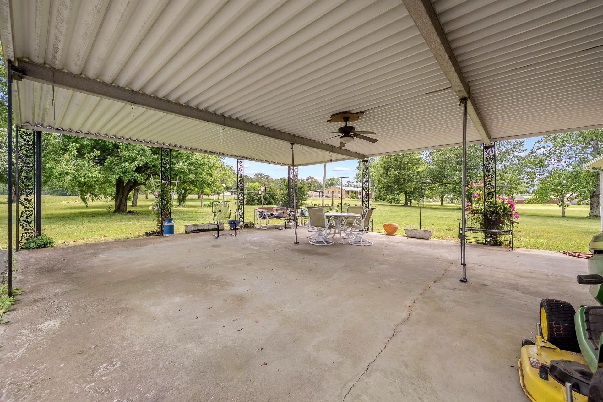 369 Brandontown Rd, Manchester, TN 37355 369 Brandontown Rd, Manchester, TN 37355