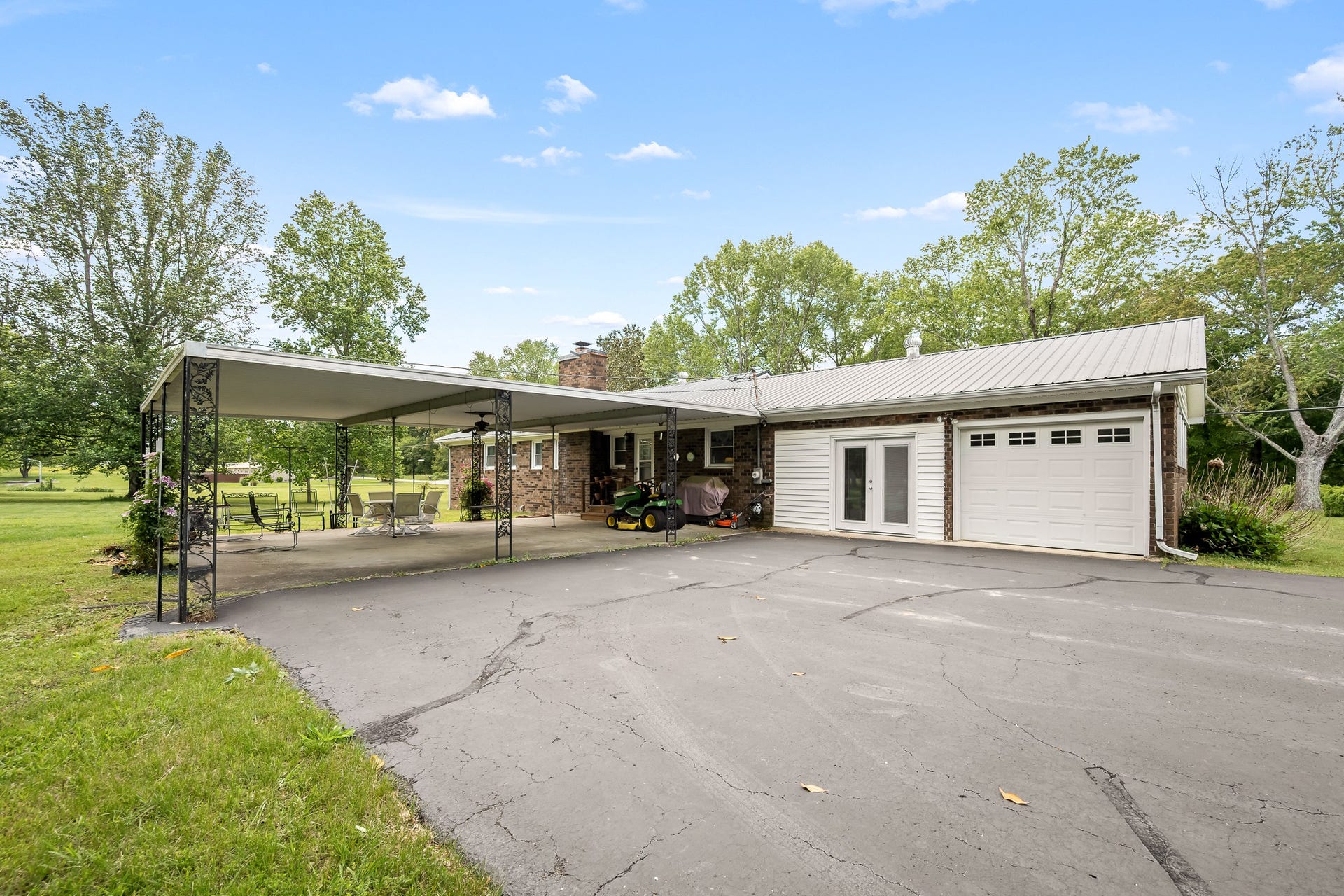 369 Brandontown Rd, Manchester, TN 37355 369 Brandontown Rd, Manchester, TN 37355