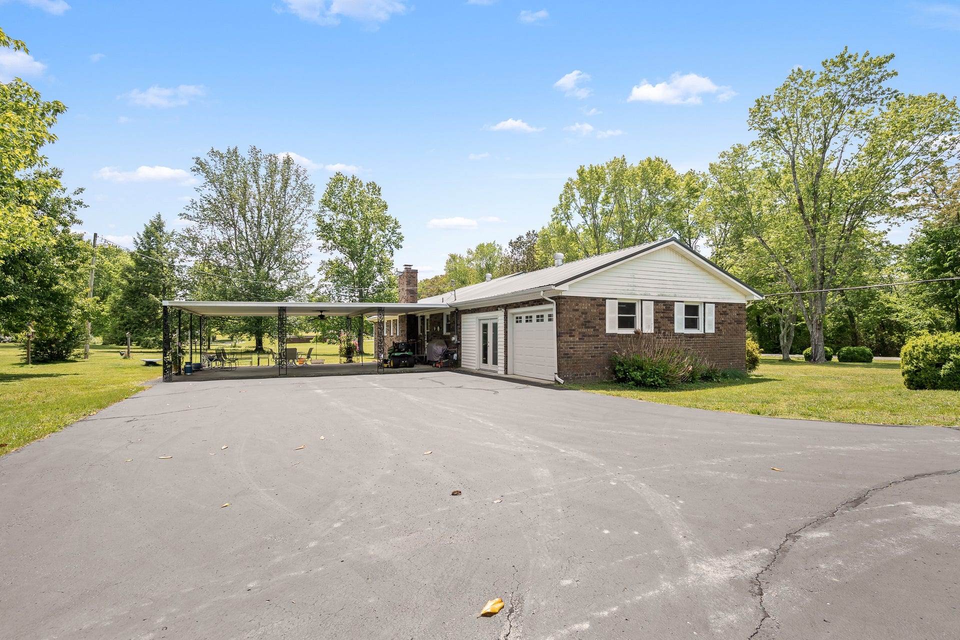 369 Brandontown Rd, Manchester, TN 37355 369 Brandontown Rd, Manchester, TN 37355