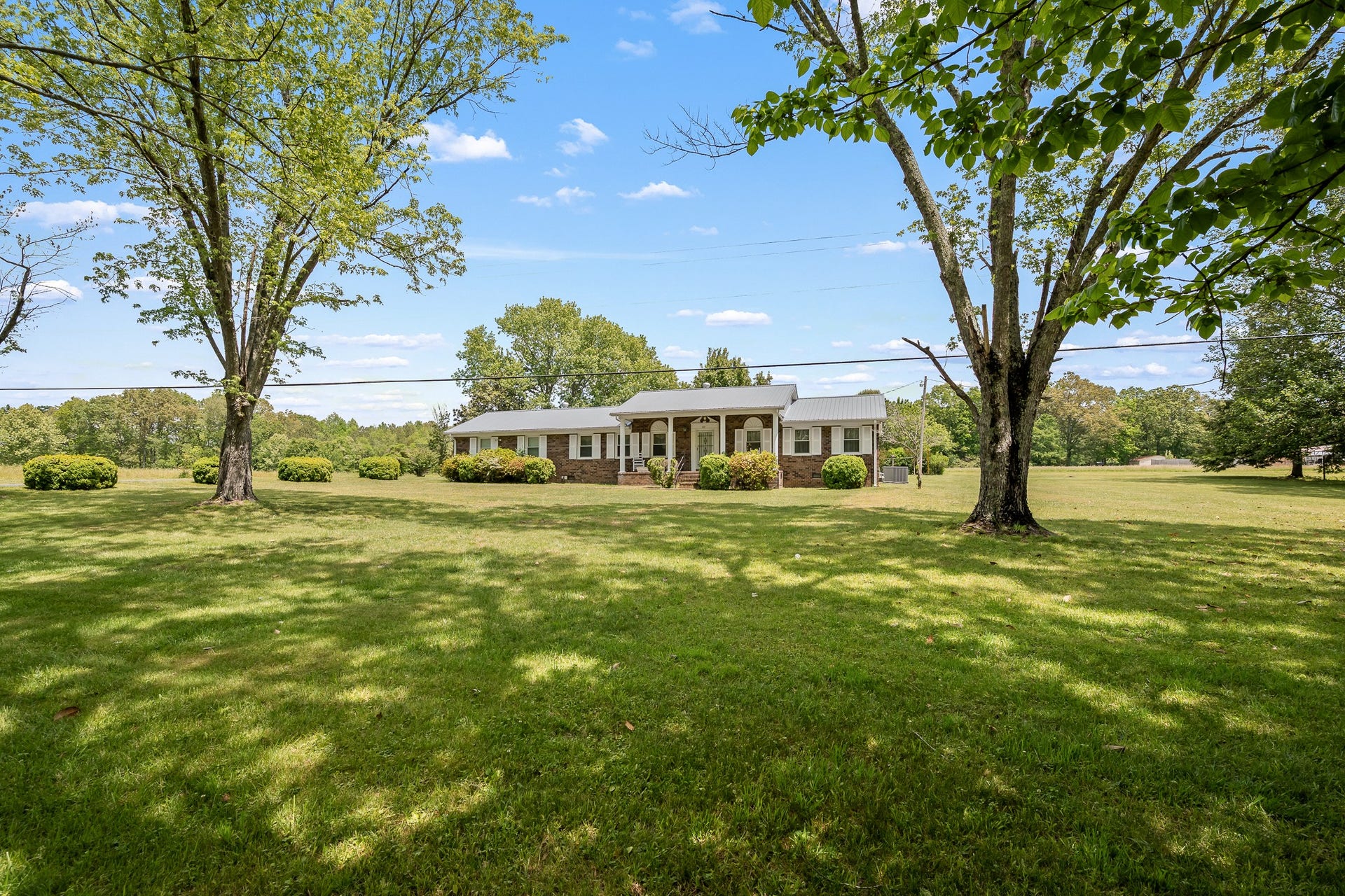 369 Brandontown Rd, Manchester, TN 37355 369 Brandontown Rd, Manchester, TN 37355