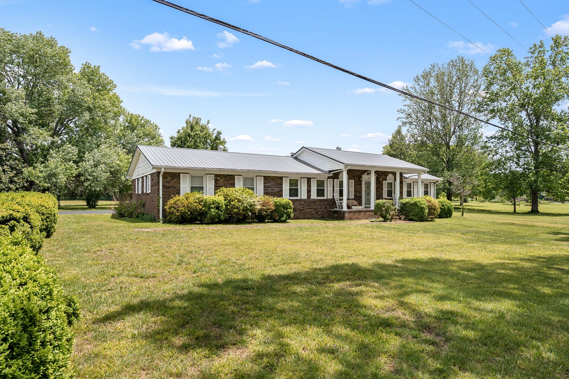 369 Brandontown Rd, Manchester, TN 37355 369 Brandontown Rd, Manchester, TN 37355