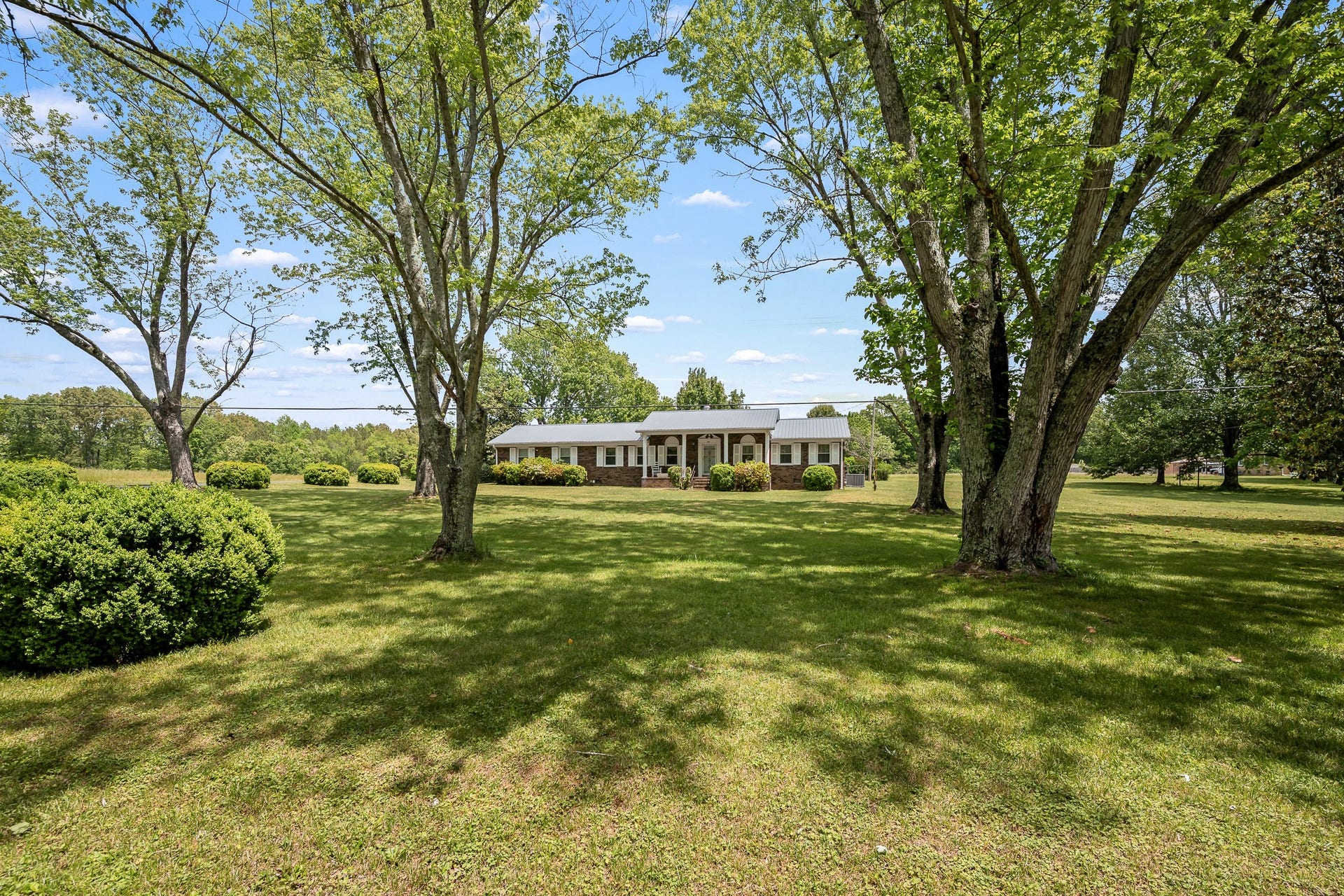 369 Brandontown Rd, Manchester, TN 37355 369 Brandontown Rd, Manchester, TN 37355