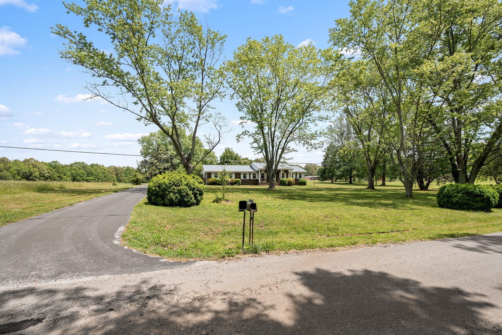 369 Brandontown Rd, Manchester, TN 37355 369 Brandontown Rd, Manchester, TN 37355