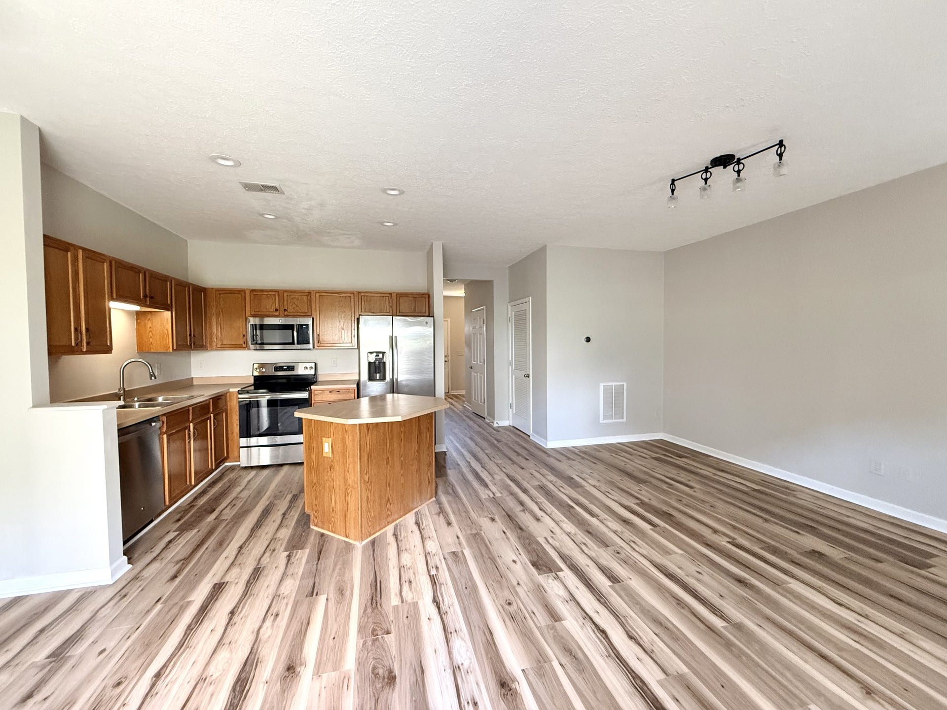 7277 Charlotte, #105, Nashville, TN 37209 7277 Charlotte, #105, Nashville, TN 37209