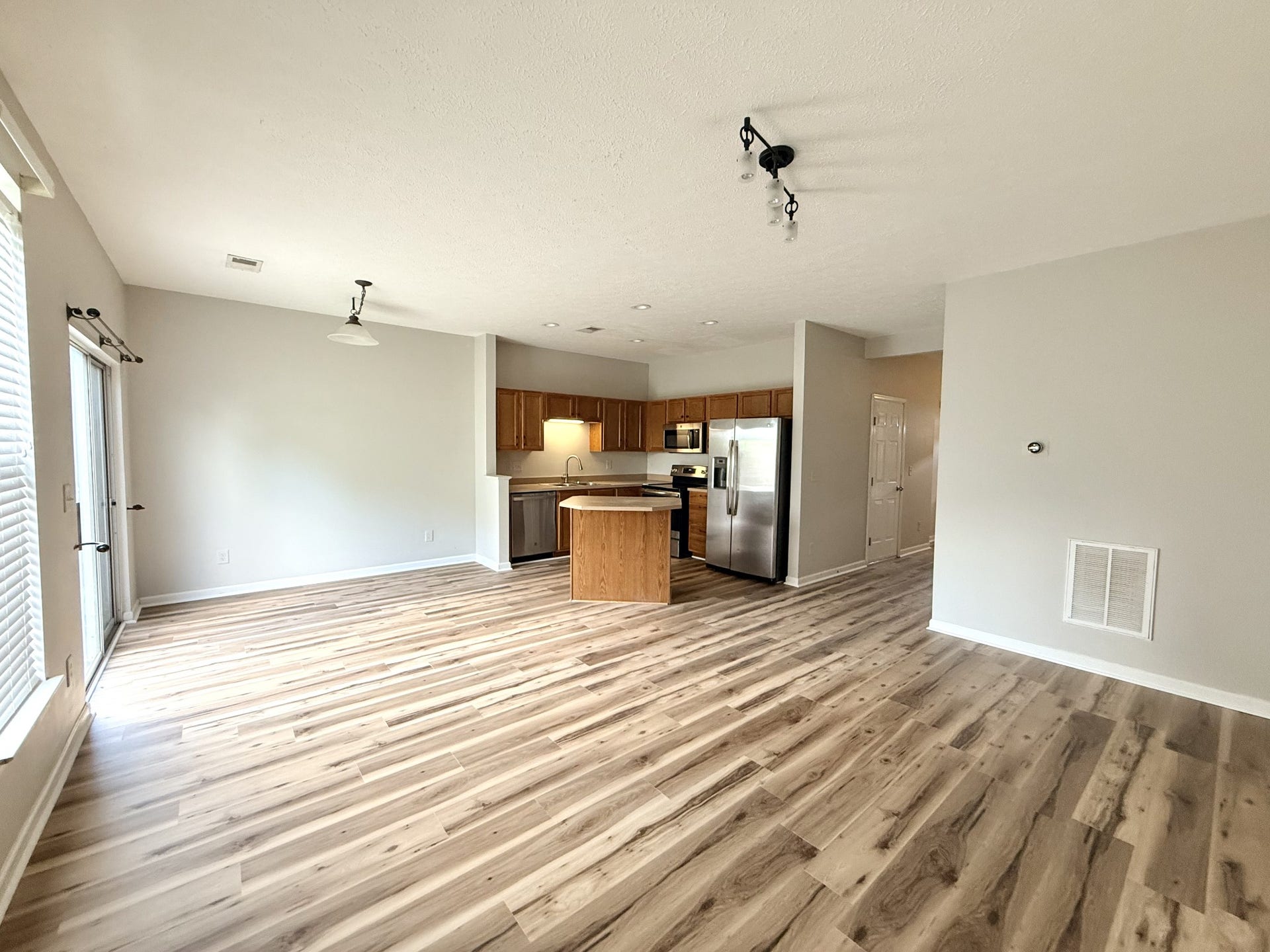 7277 Charlotte, #105, Nashville, TN 37209 7277 Charlotte, #105, Nashville, TN 37209