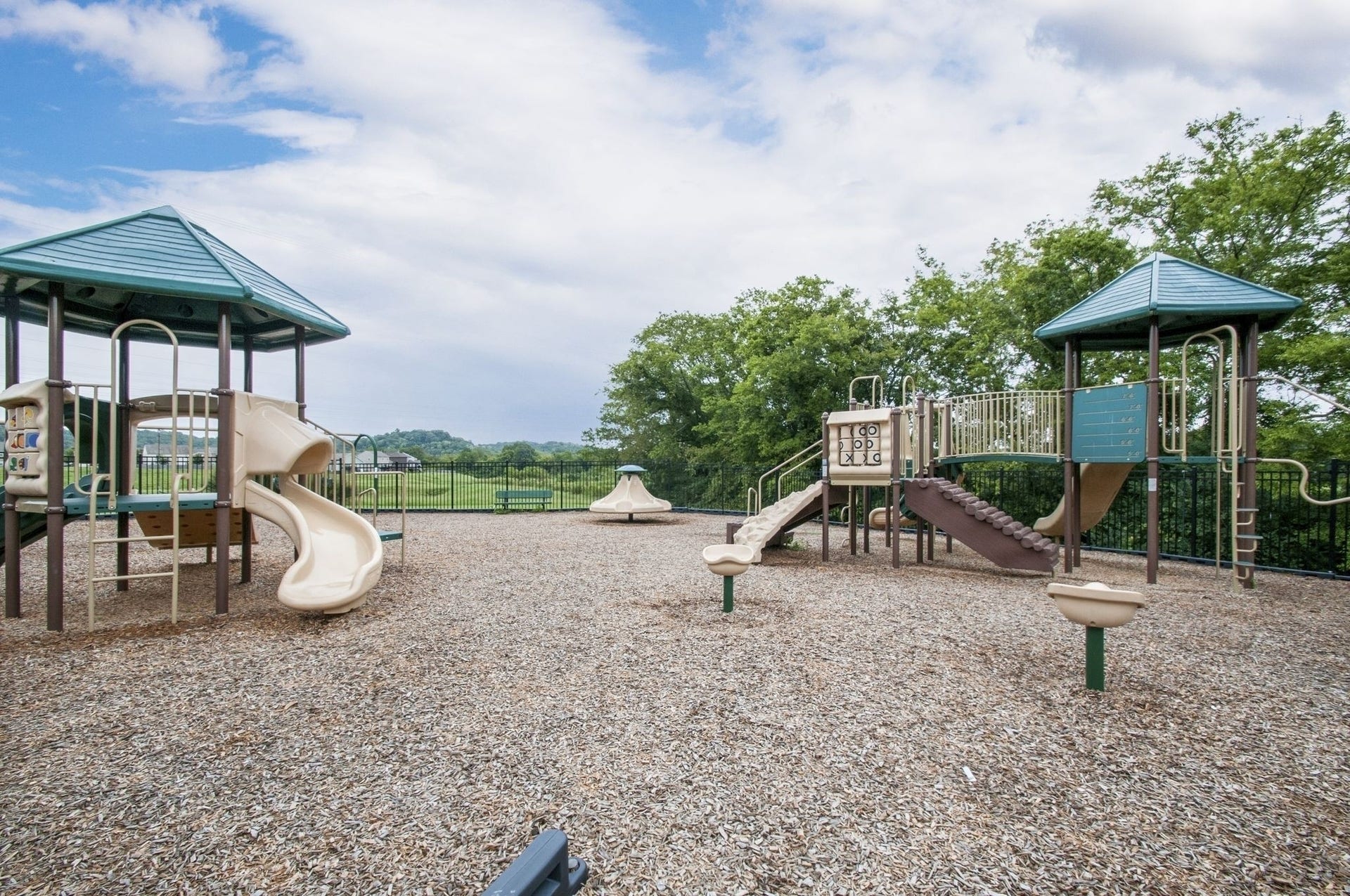657 Wolfeboro Ln, Nashville, TN 37221 Community playground