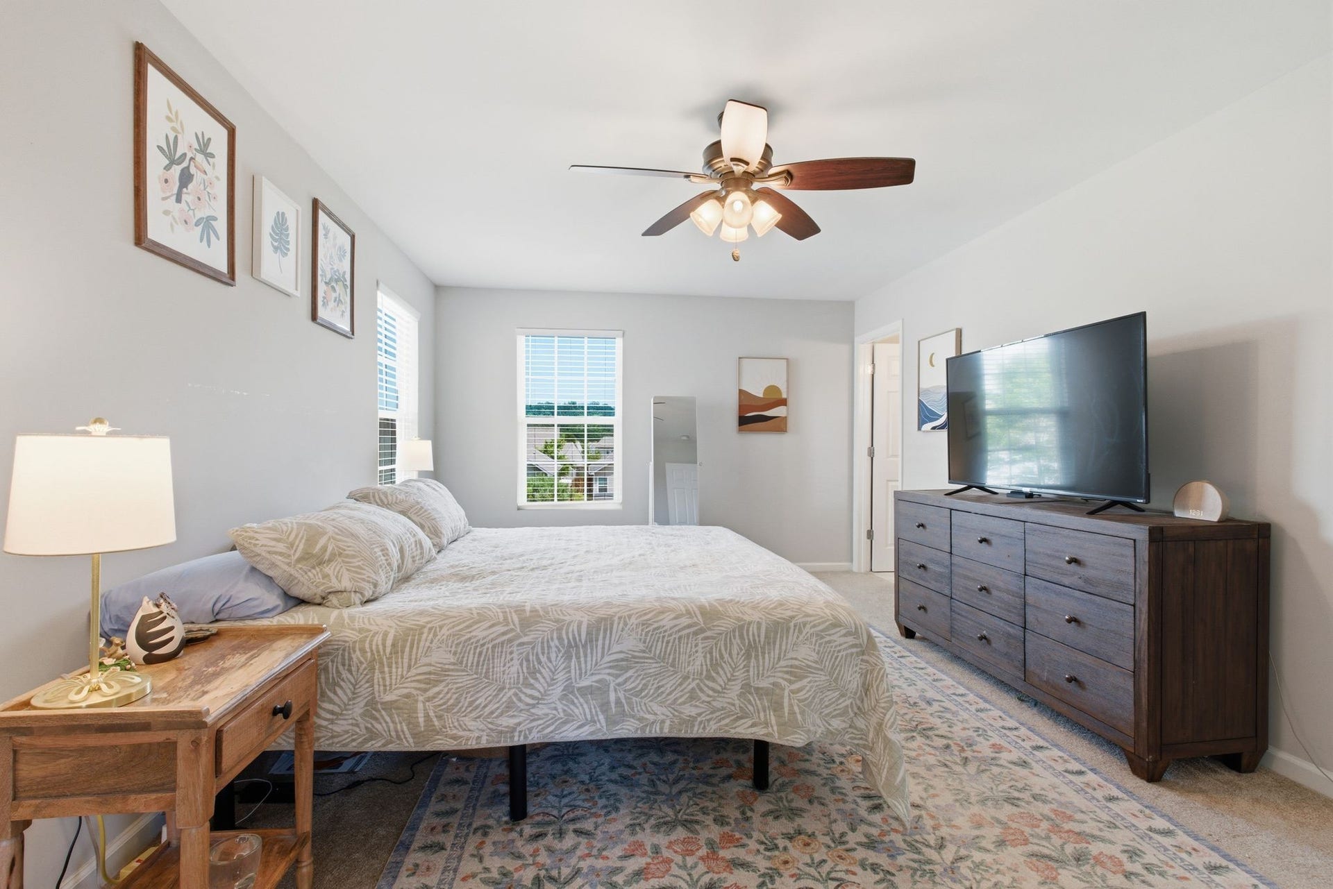 657 Wolfeboro Ln, Nashville, TN 37221 Primary bedroom overlooks backyard