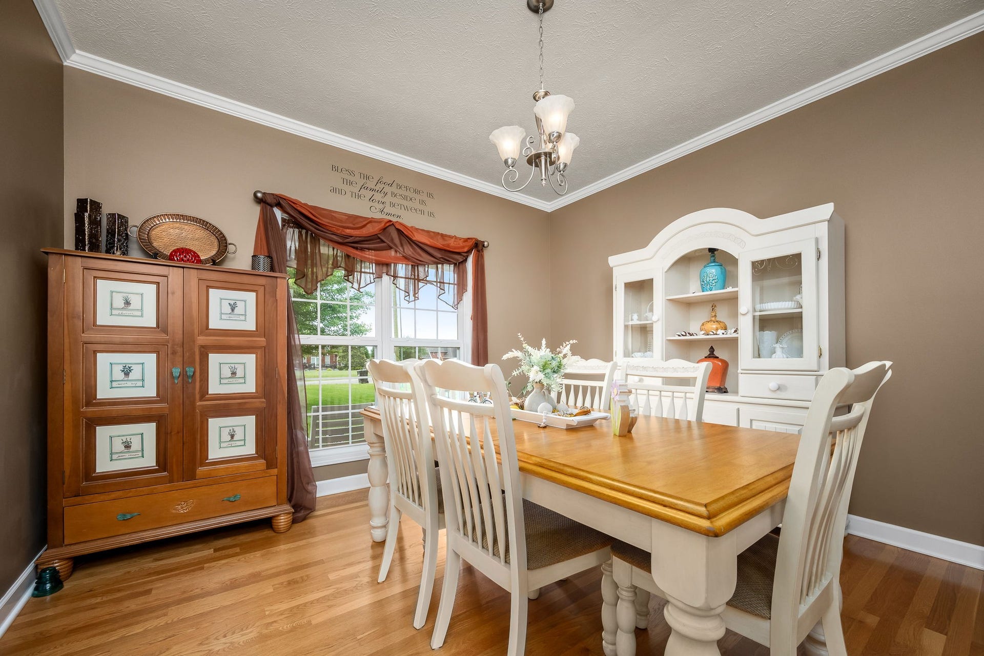 144 Richland Ct, Manchester, TN 37355 The formal dining room sets the stage for elegant meals.