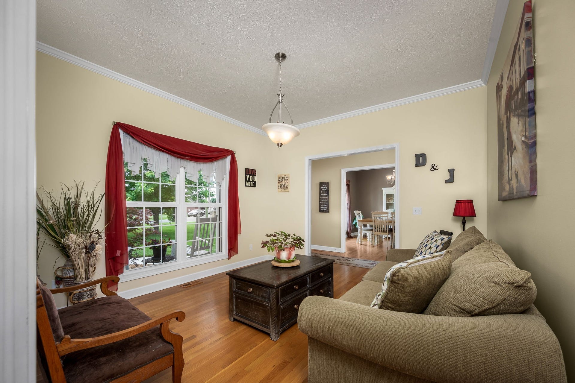 144 Richland Ct, Manchester, TN 37355 The den is convenient to the guest bath and could be used as an office or 4th bedroom.