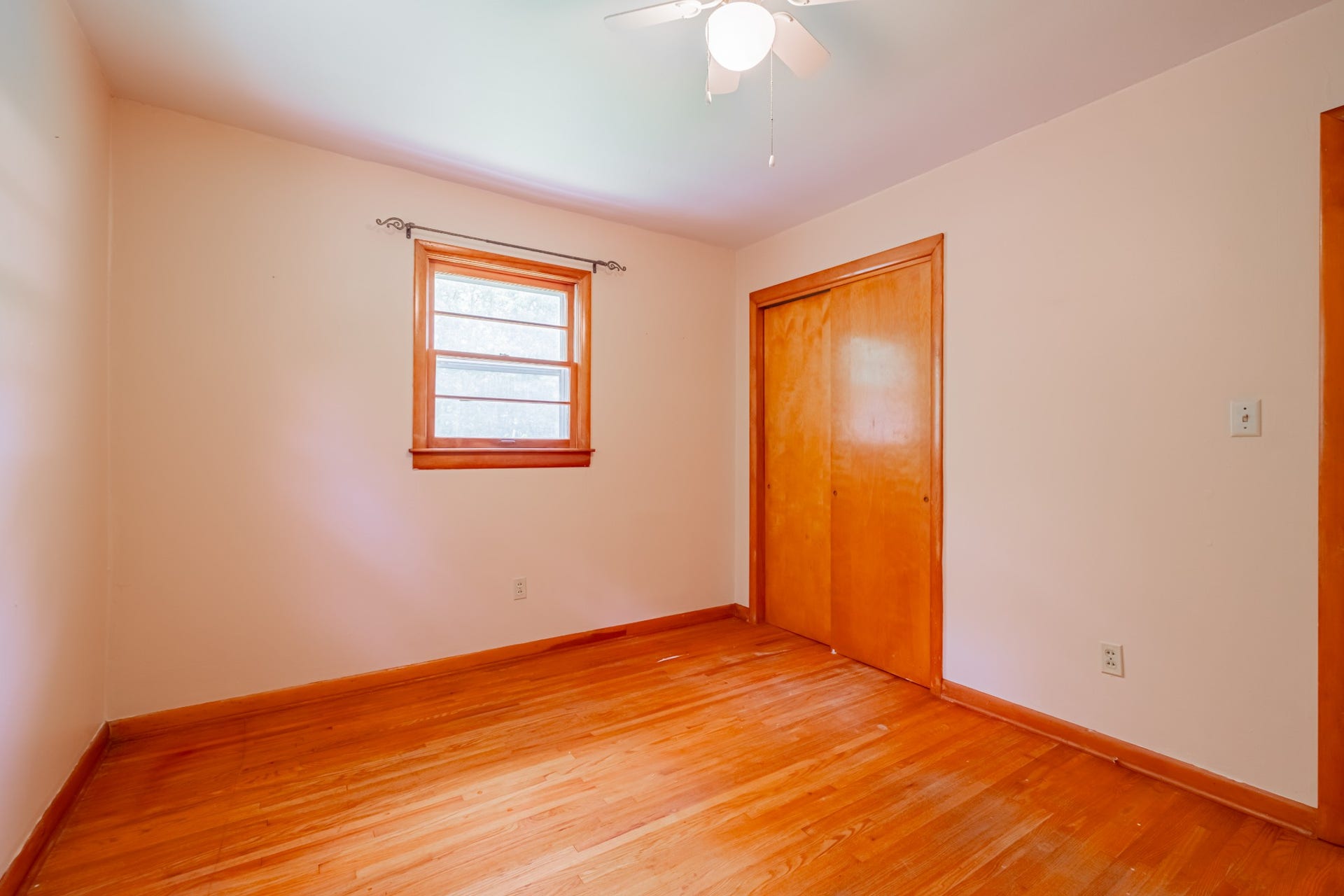 472 Willow Oak Rd, Manchester, TN 37355 472 Willow Oak Rd, Manchester, TN 37355