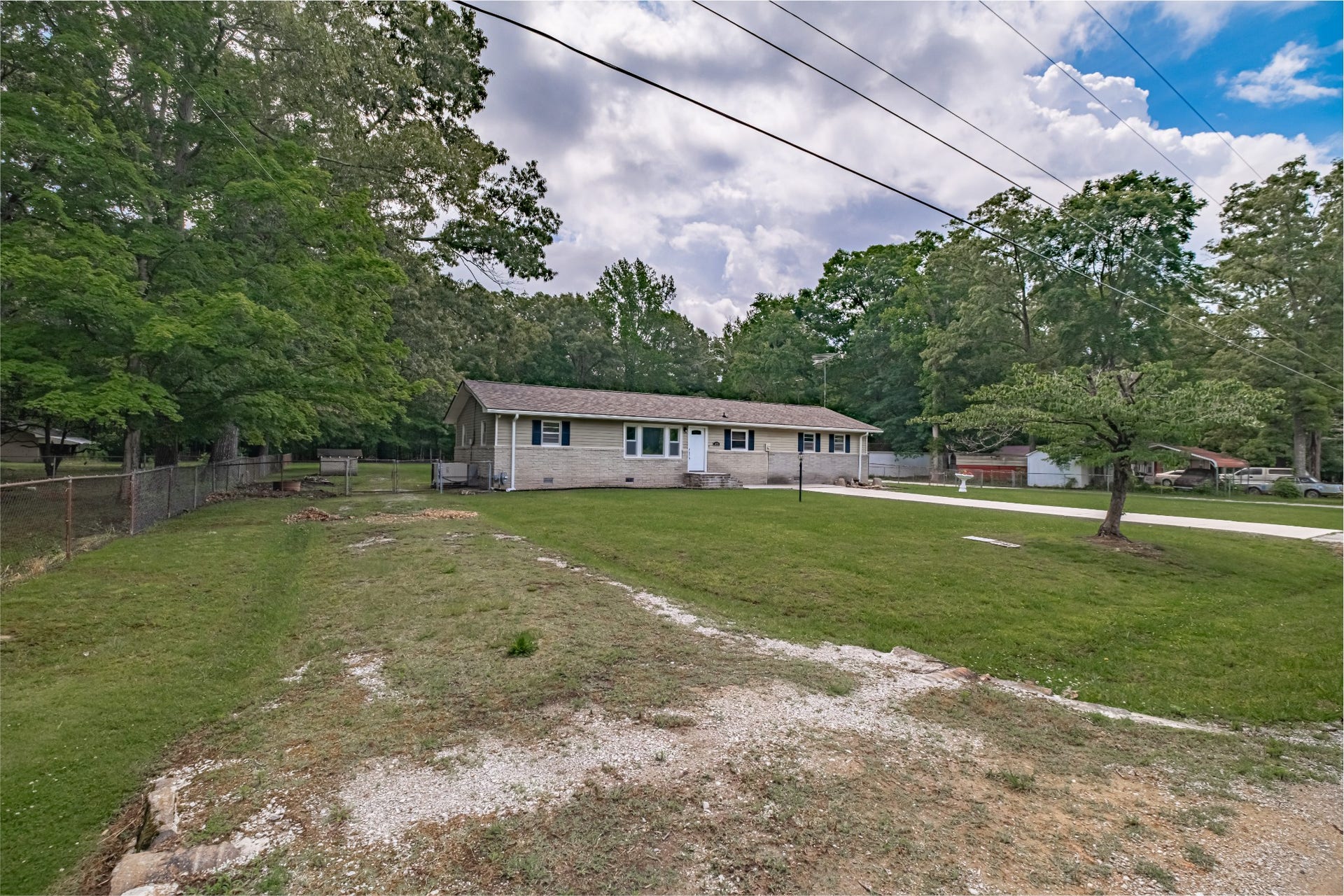 472 Willow Oak Rd, Manchester, TN 37355 472 Willow Oak Rd, Manchester, TN 37355