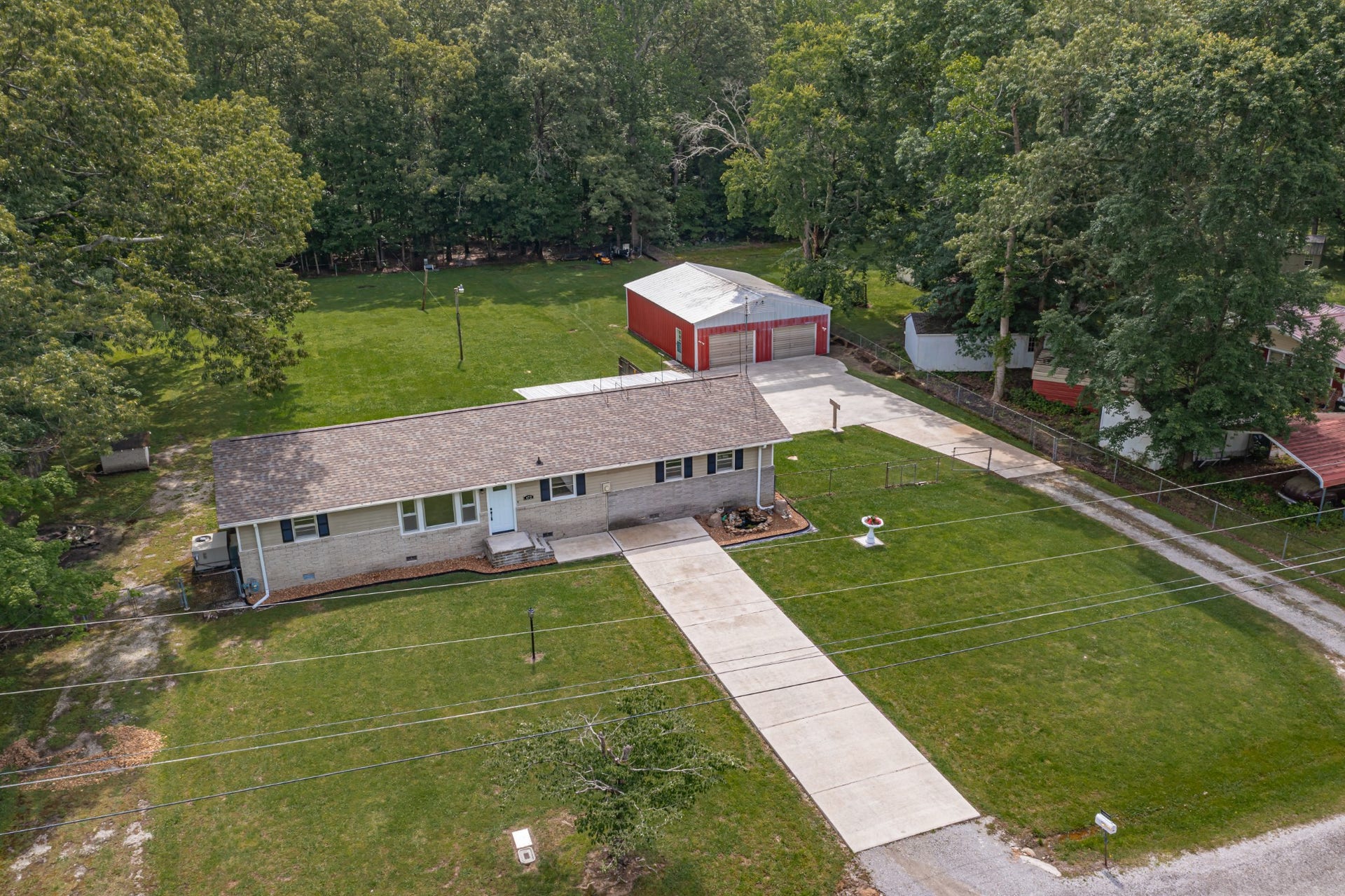 472 Willow Oak Rd, Manchester, TN 37355 472 Willow Oak Rd, Manchester, TN 37355