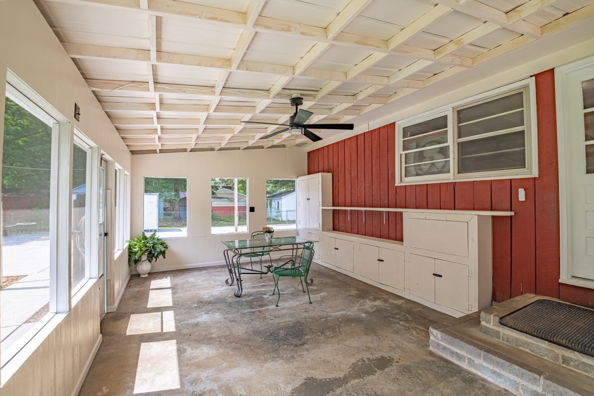 472 Willow Oak Rd, Manchester, TN 37355 472 Willow Oak Rd, Manchester, TN 37355