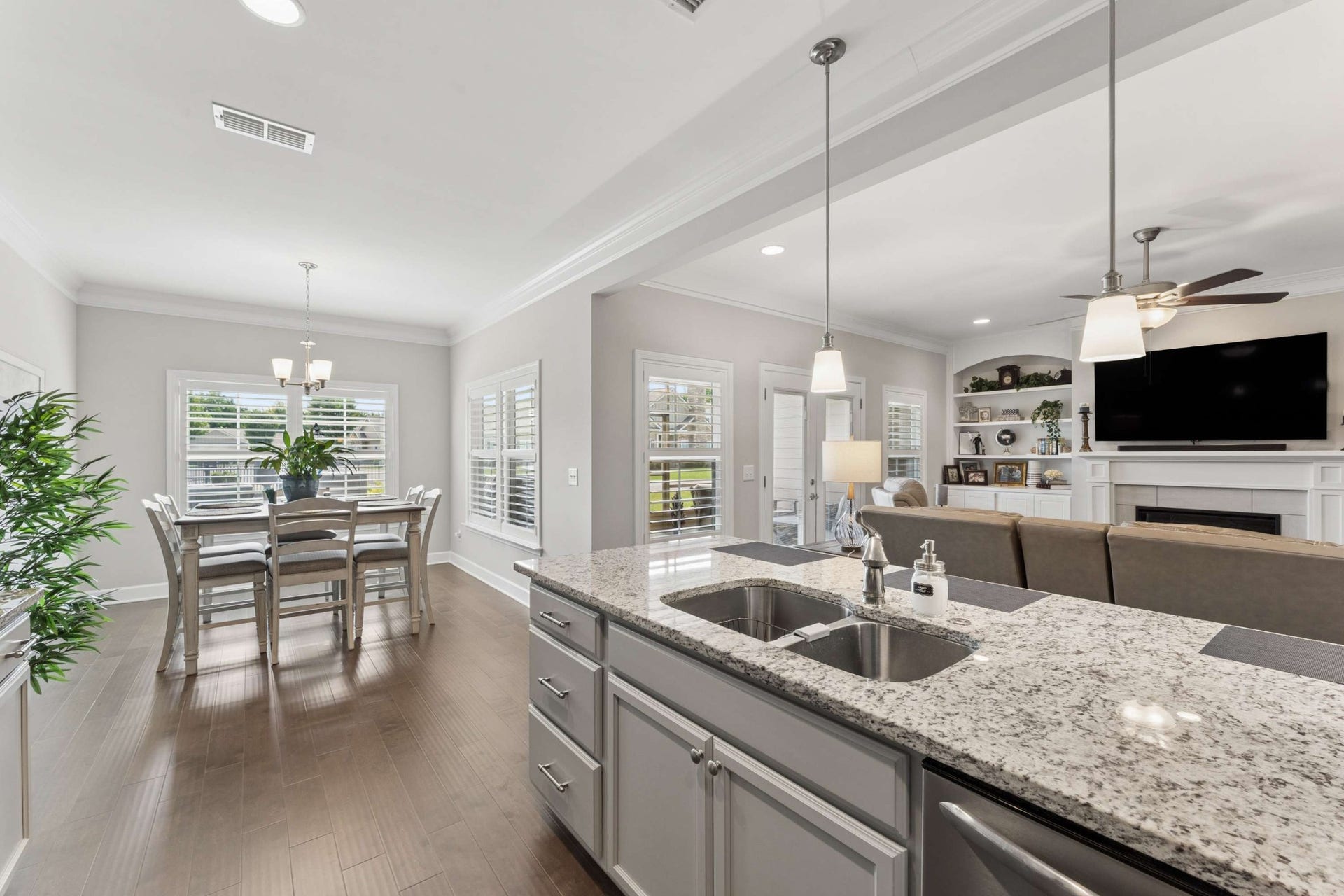 2423 Stonecenter Ln, Murfreesboro, TN 37128 2423 Stonecenter Ln, Murfreesboro, TN 37128