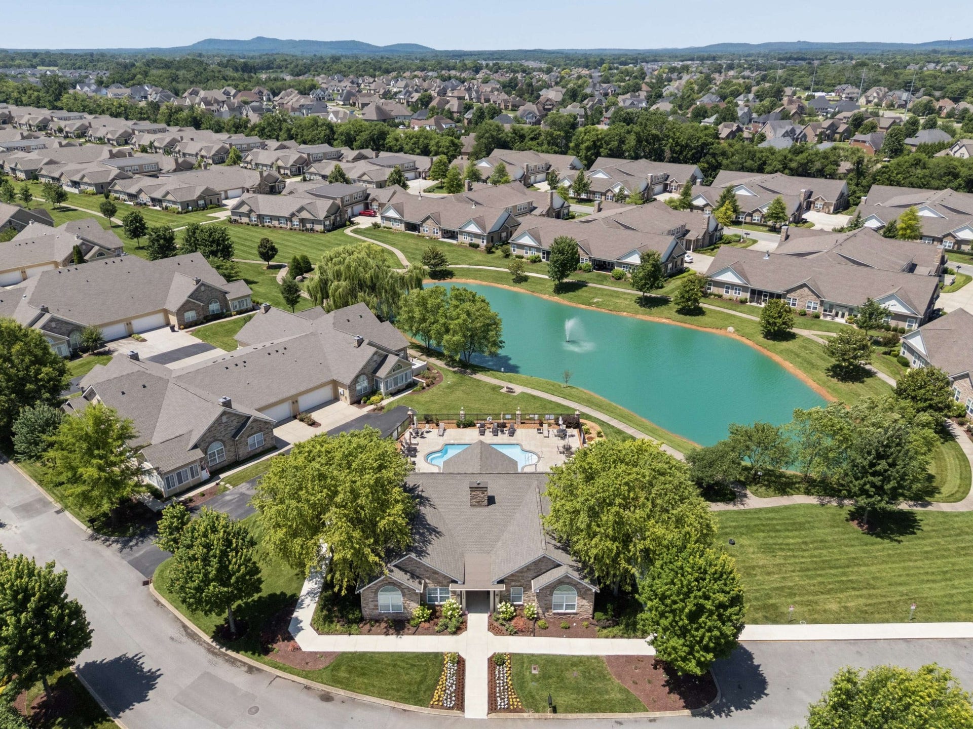 2423 Stonecenter Ln, Murfreesboro, TN 37128 2423 Stonecenter Ln, Murfreesboro, TN 37128