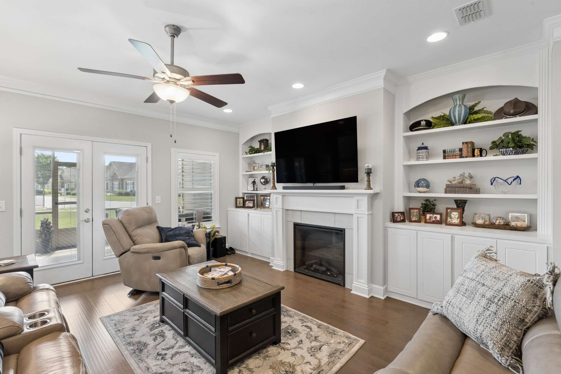 2423 Stonecenter Ln, Murfreesboro, TN 37128 2423 Stonecenter Ln, Murfreesboro, TN 37128