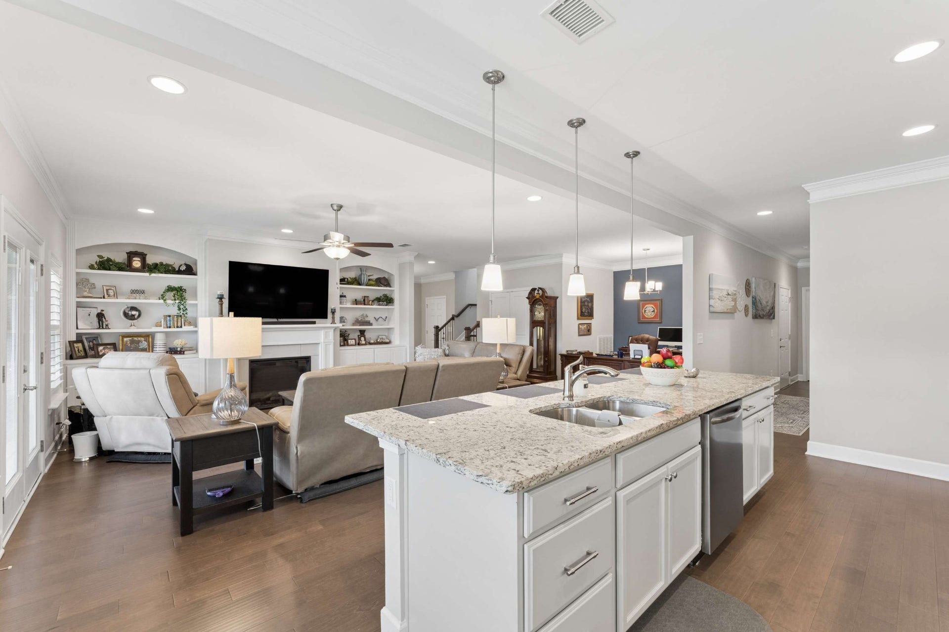 2423 Stonecenter Ln, Murfreesboro, TN 37128 2423 Stonecenter Ln, Murfreesboro, TN 37128