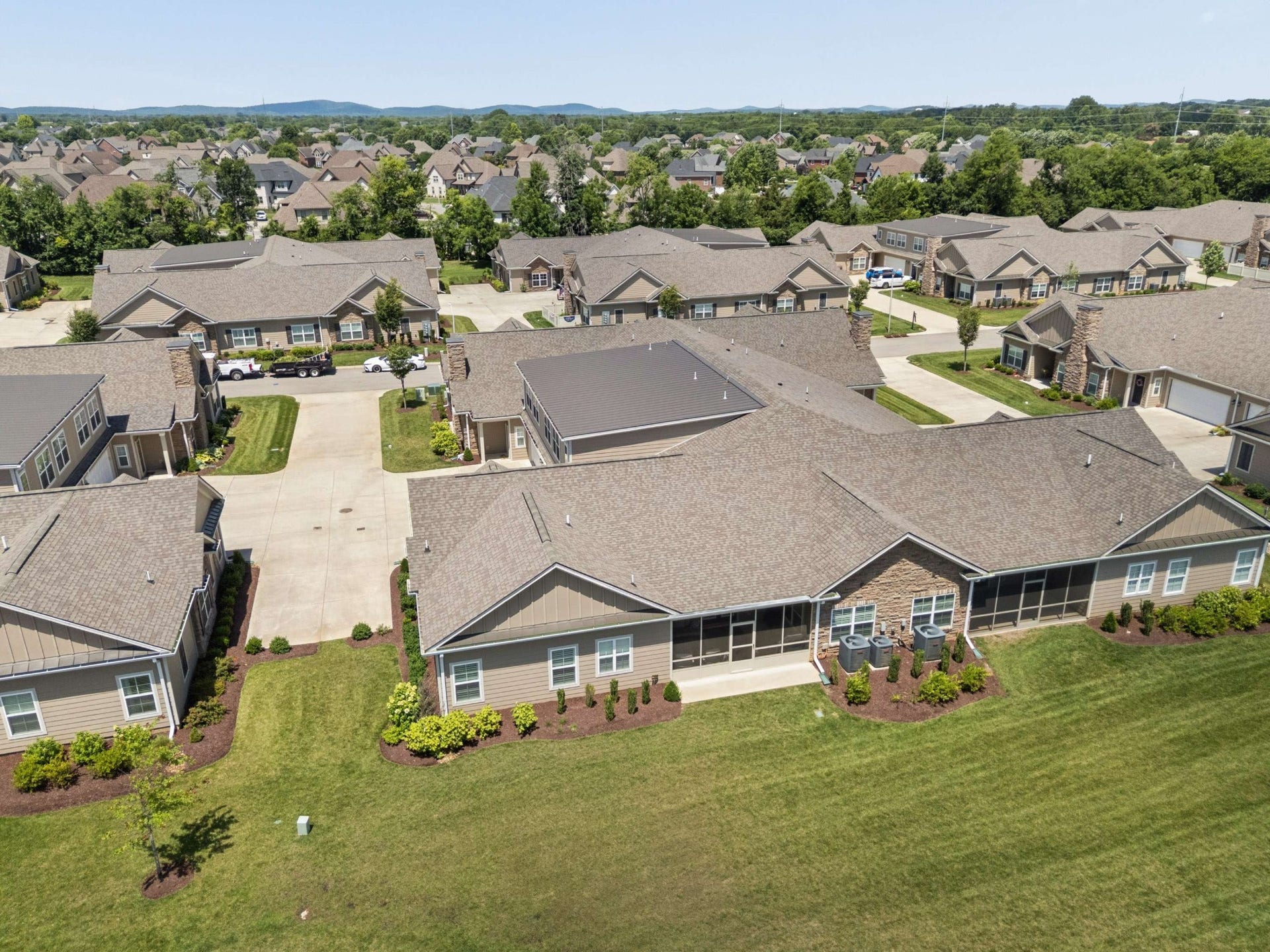 2423 Stonecenter Ln, Murfreesboro, TN 37128 2423 Stonecenter Ln, Murfreesboro, TN 37128