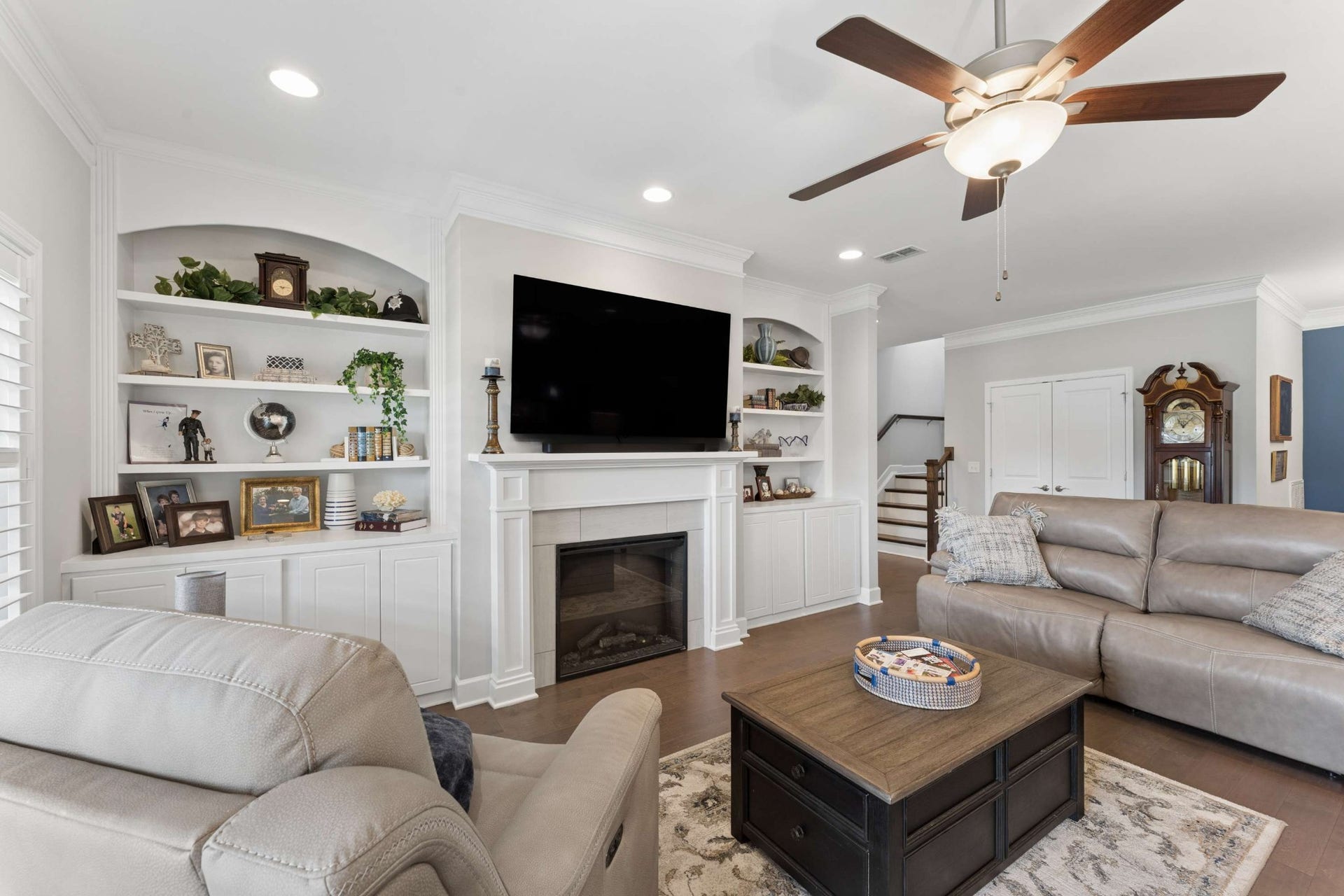 2423 Stonecenter Ln, Murfreesboro, TN 37128 2423 Stonecenter Ln, Murfreesboro, TN 37128
