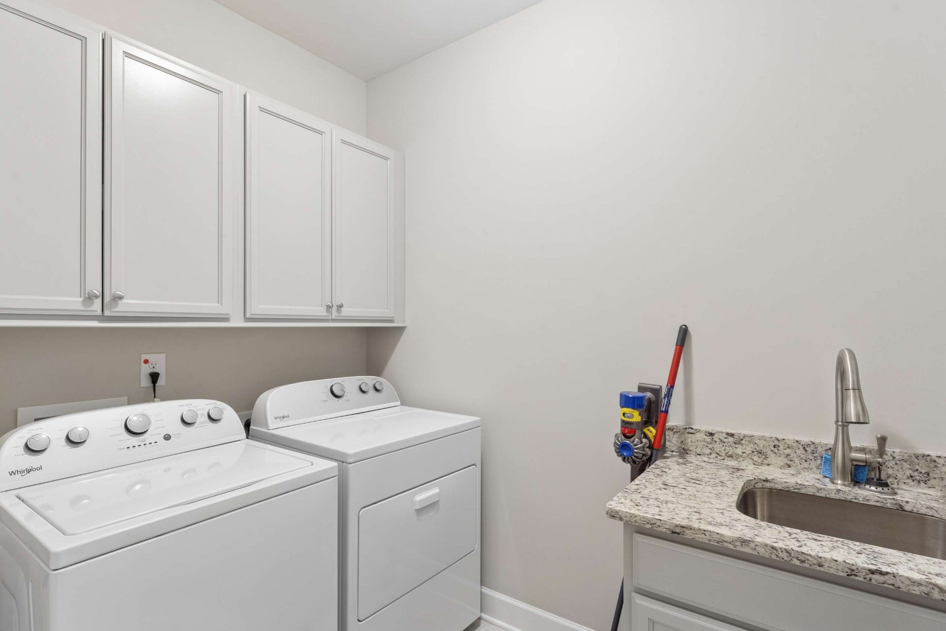 2423 Stonecenter Ln, Murfreesboro, TN 37128 2423 Stonecenter Ln, Murfreesboro, TN 37128