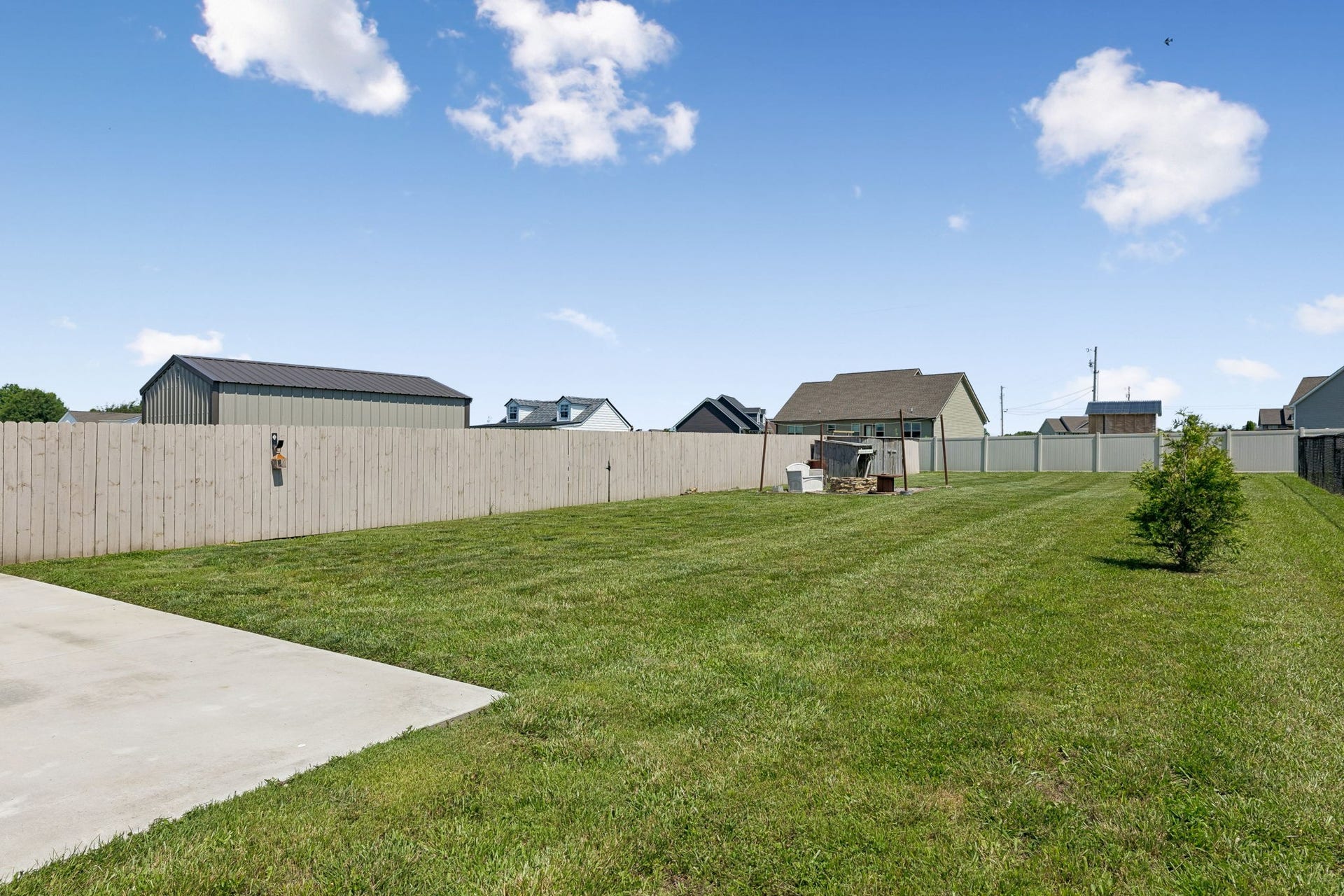 957 Richland Farms Dr, Manchester, TN 37355 957 Richland Farms Dr, Manchester, TN 37355