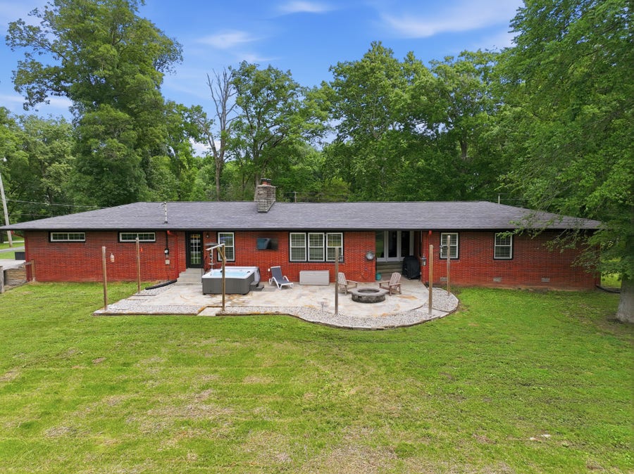 Property photo for 412 S Valley Rd, Shelbyville, TN