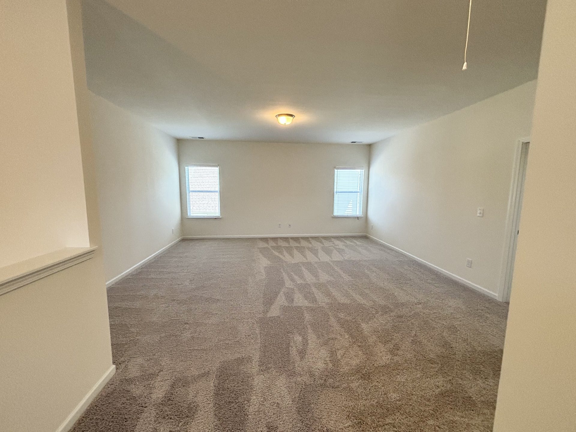 552 Nightengale Ridge Dr, Columbia, TN 38401 Upstairs bonus room with two large bedrooms and a bathroom attached