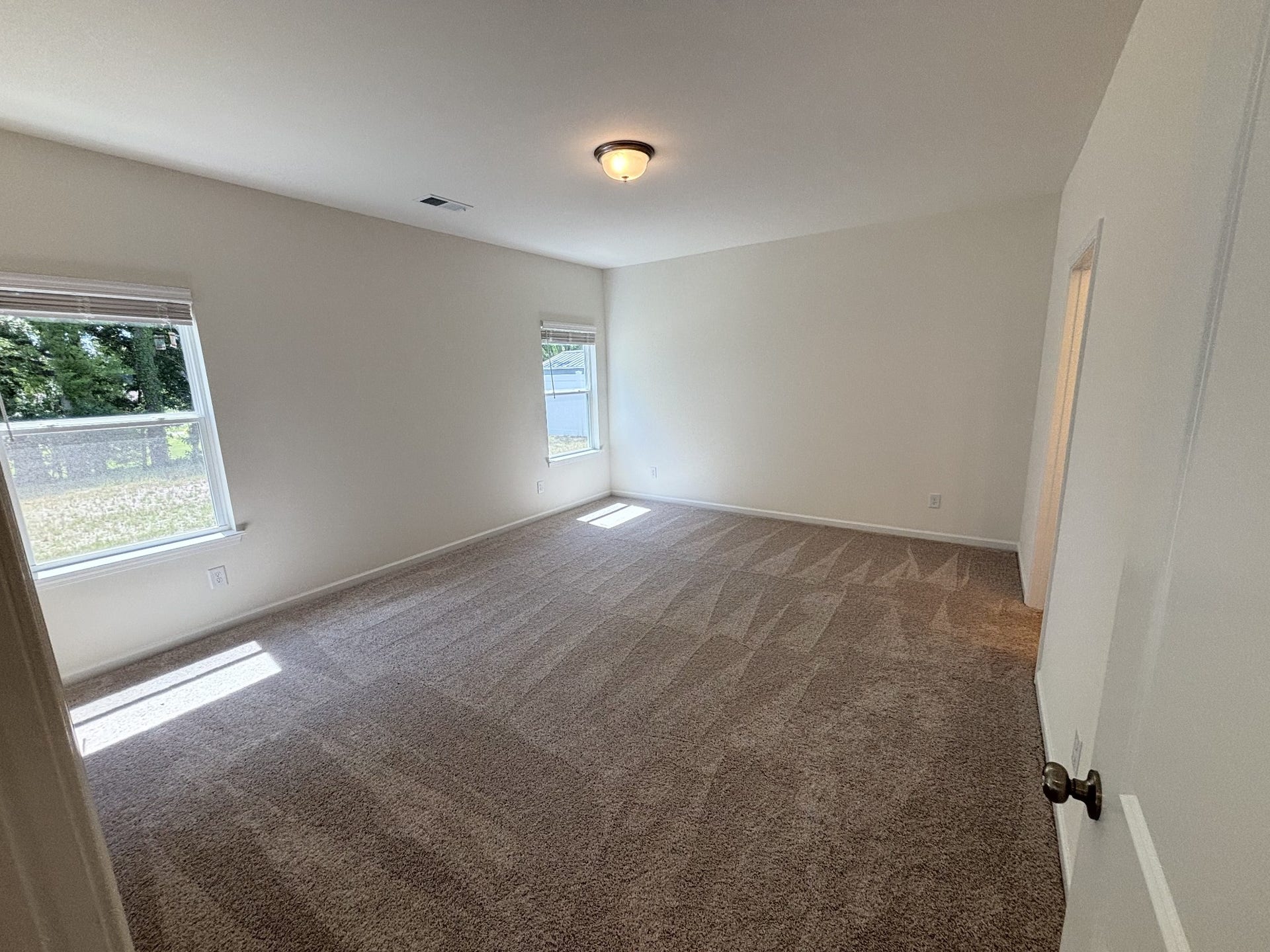 552 Nightengale Ridge Dr, Columbia, TN 38401 Large primary bedroom with a walk in closet
