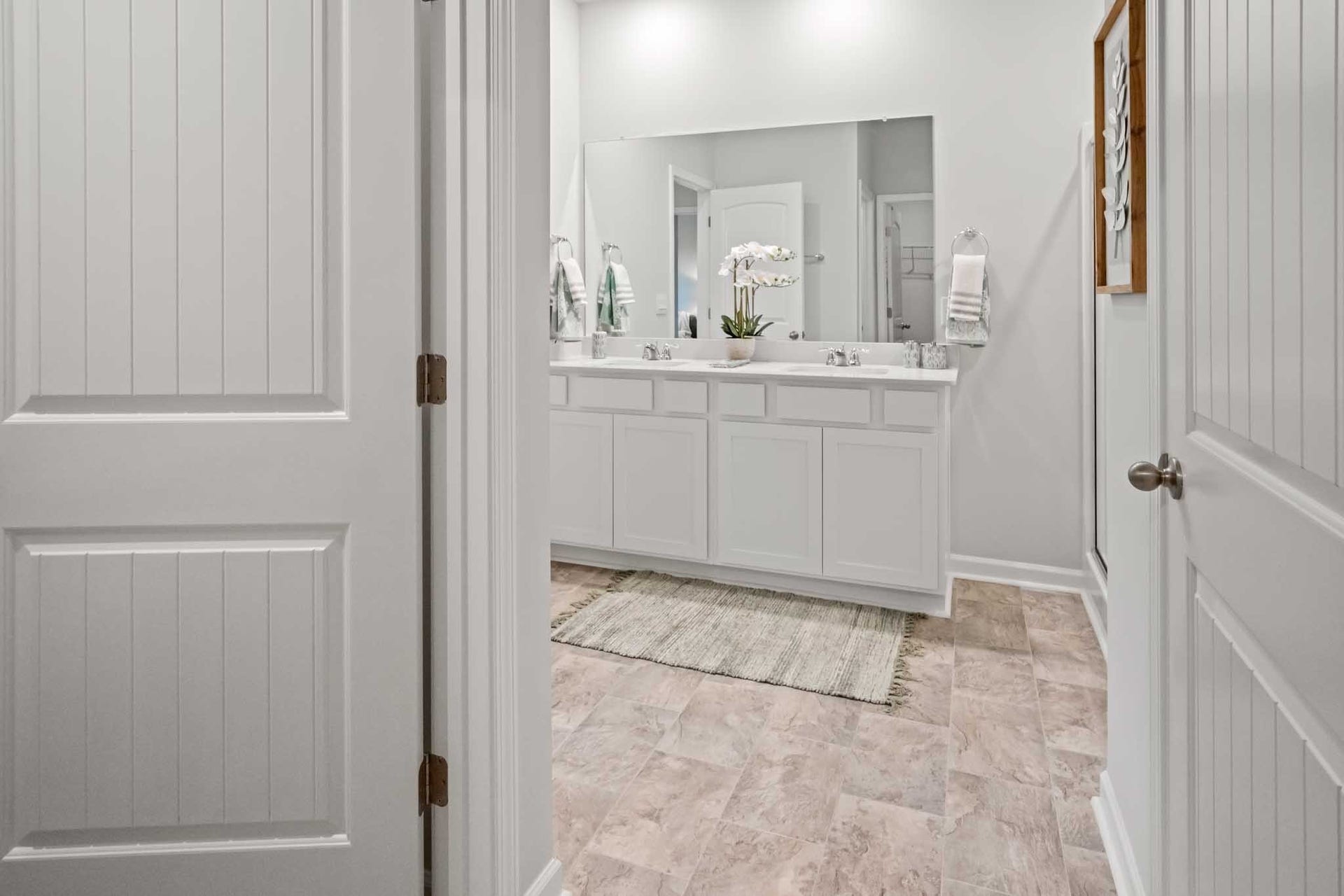 1728 Savannah Pass, Lewisburg, TN 37091 Photos of a similar home. Features and finishes may vary.