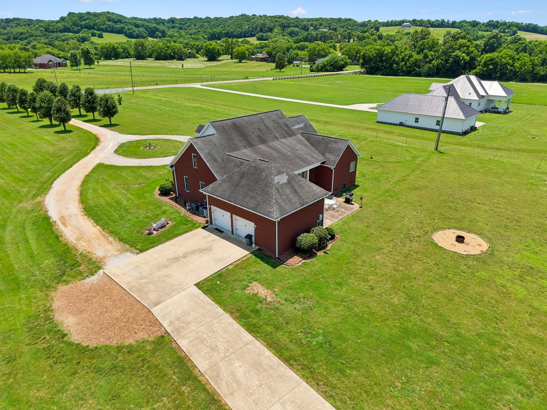 4294 Trousdale Ln, Columbia, TN 38401 4294 Trousdale Ln, Columbia, TN 38401