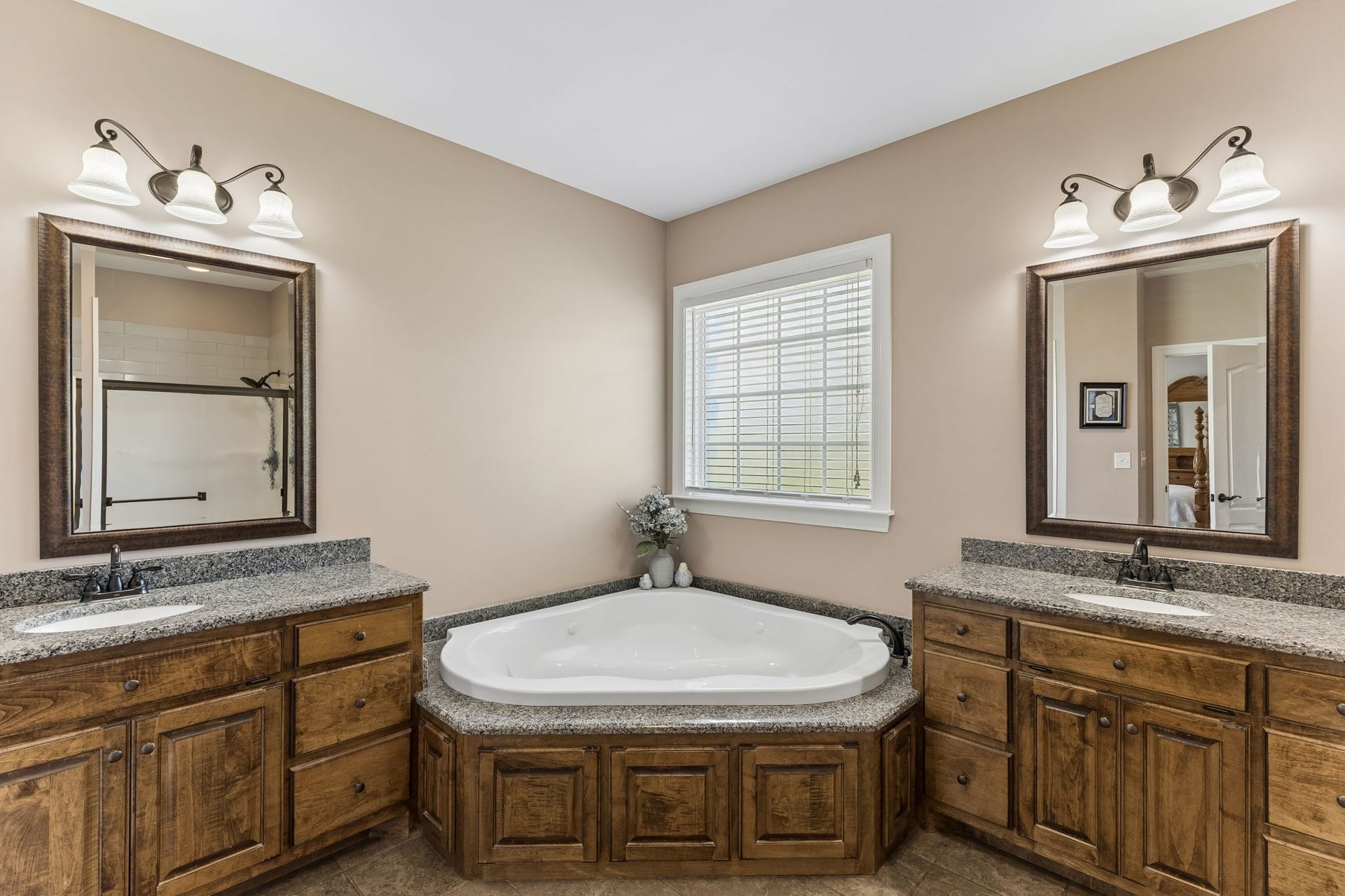 4294 Trousdale Ln, Columbia, TN 38401 4294 Trousdale Ln, Columbia, TN 38401