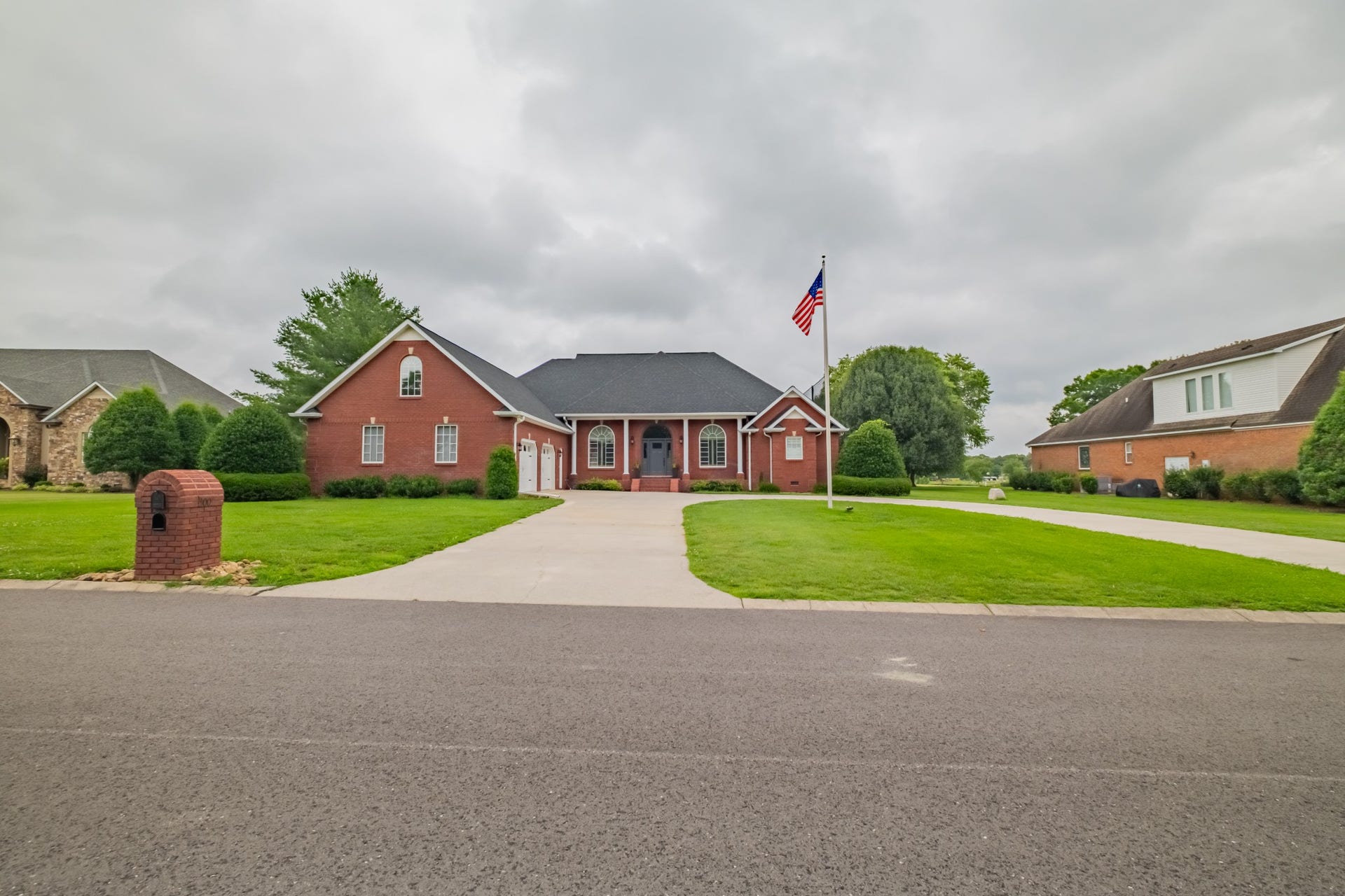 300 WILLOWBROOK DRIVE, Manchester, TN 37355 300 WILLOWBROOK DRIVE, Manchester, TN 37355
