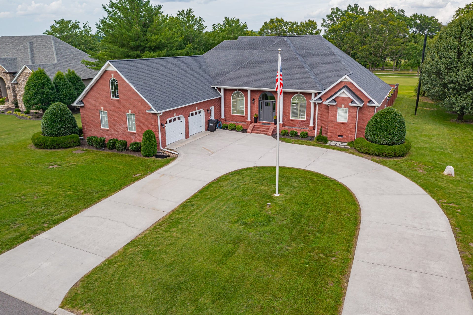 300 WILLOWBROOK DRIVE, Manchester, TN 37355 300 WILLOWBROOK DRIVE, Manchester, TN 37355