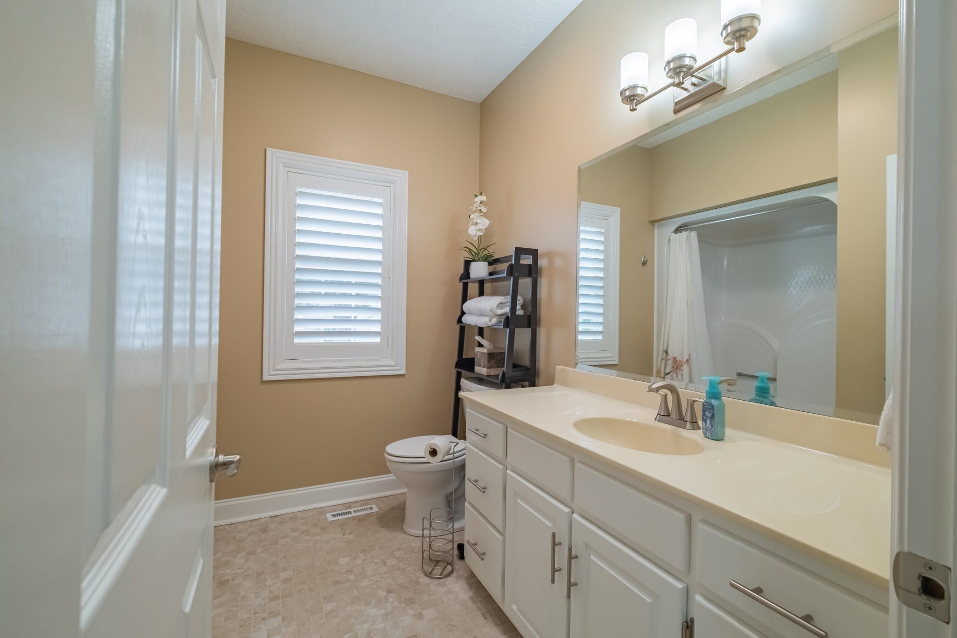 300 WILLOWBROOK DRIVE, Manchester, TN 37355 300 WILLOWBROOK DRIVE, Manchester, TN 37355