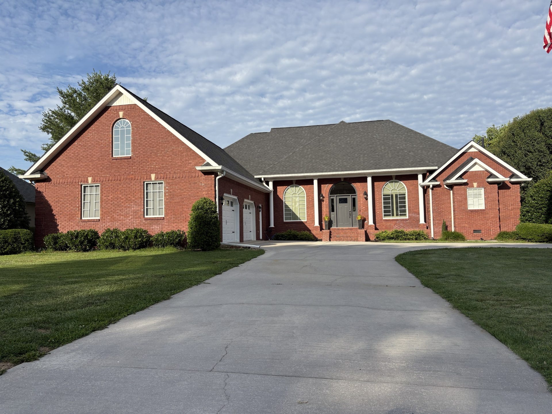 300 WILLOWBROOK DRIVE, Manchester, TN 37355 300 WILLOWBROOK DRIVE, Manchester, TN 37355