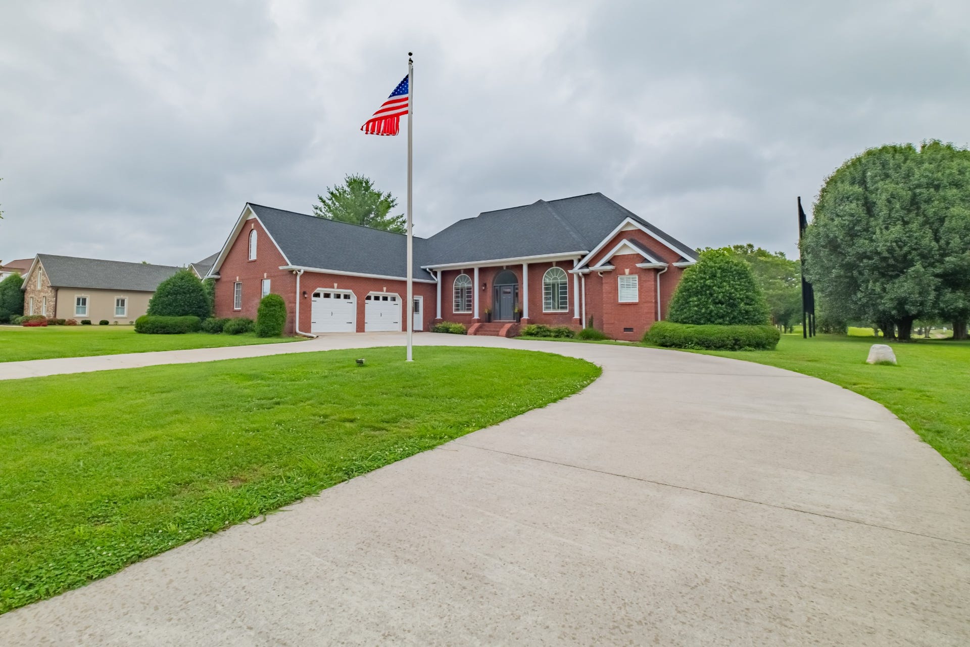 300 WILLOWBROOK DRIVE, Manchester, TN 37355 300 WILLOWBROOK DRIVE, Manchester, TN 37355