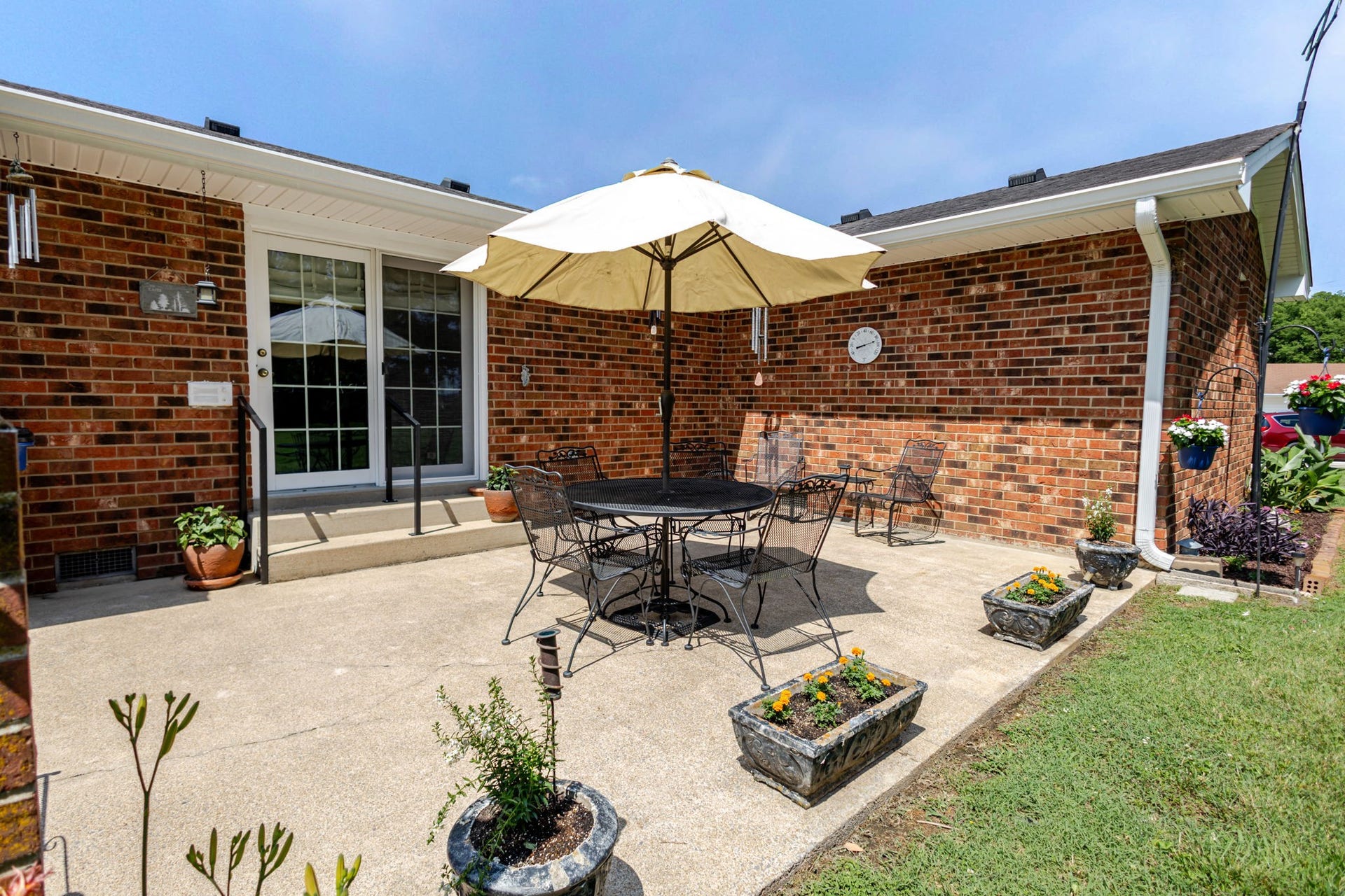 700 Dow Dr, Shelbyville, TN 37160 700 Dow Dr, Shelbyville, TN 37160