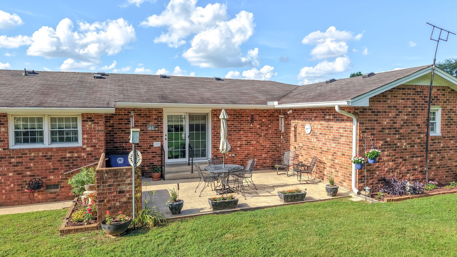 700 Dow Dr, Shelbyville, TN 37160 700 Dow Dr, Shelbyville, TN 37160