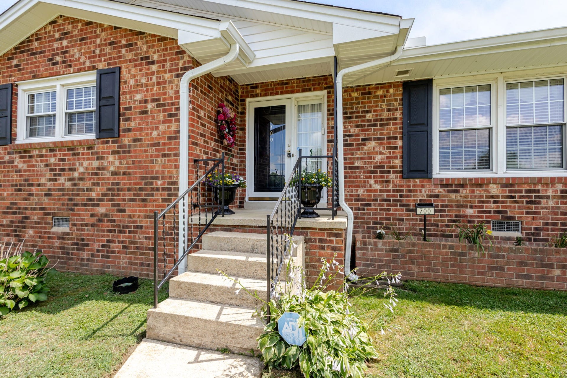 700 Dow Dr, Shelbyville, TN 37160 700 Dow Dr, Shelbyville, TN 37160