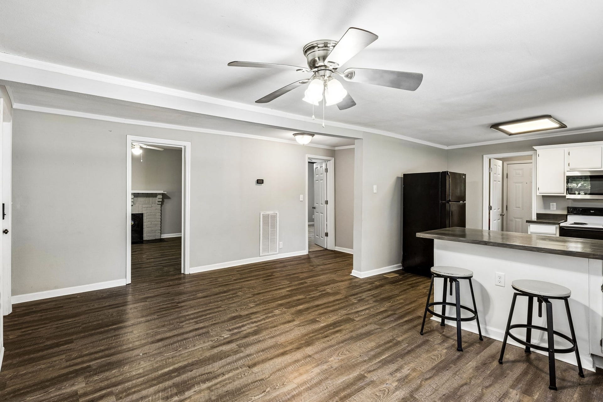 517 W 5th St, Columbia, TN 38401 517 W 5th St, Columbia, TN 38401