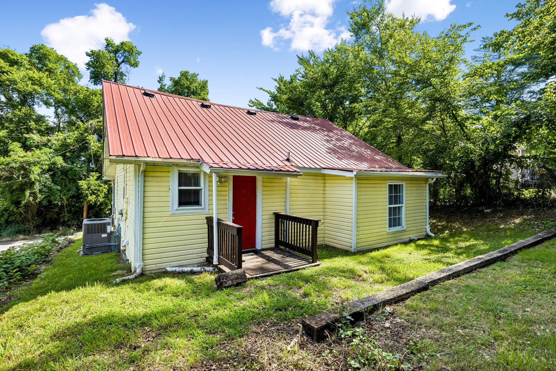 517 W 5th St, Columbia, TN 38401 517 W 5th St, Columbia, TN 38401