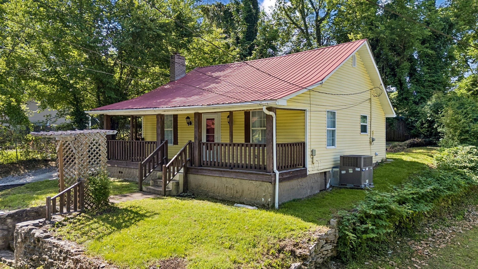 517 W 5th St, Columbia, TN 38401 517 W 5th St, Columbia, TN 38401