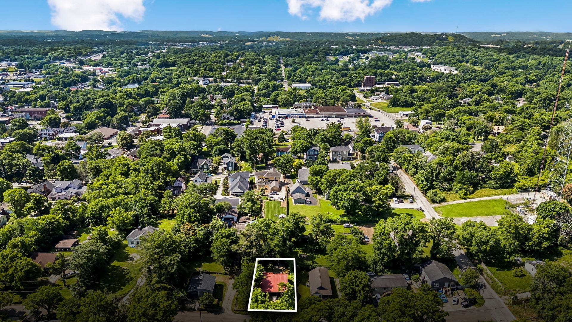 517 W 5th St, Columbia, TN 38401 517 W 5th St, Columbia, TN 38401