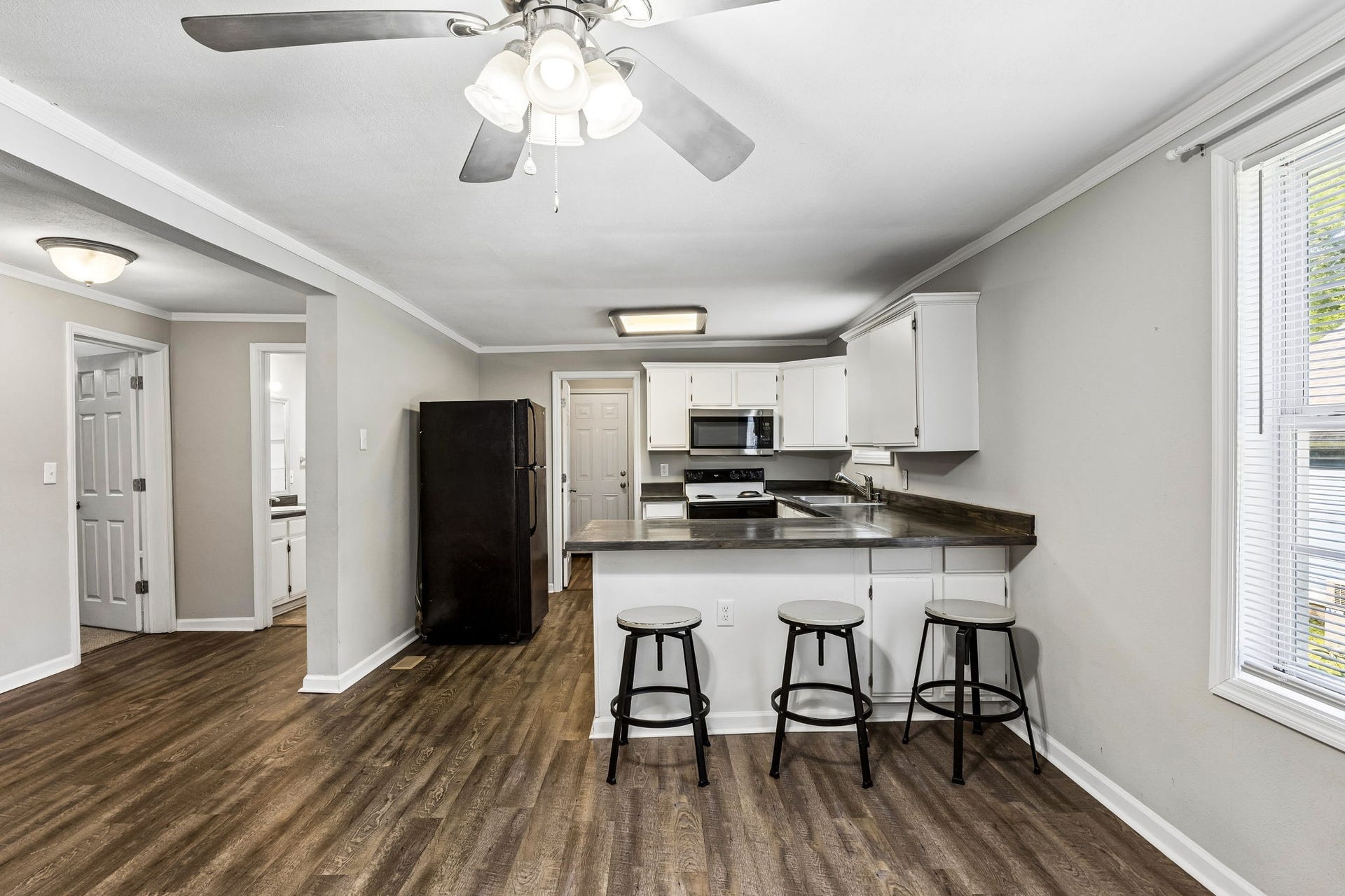 517 W 5th St, Columbia, TN 38401 517 W 5th St, Columbia, TN 38401