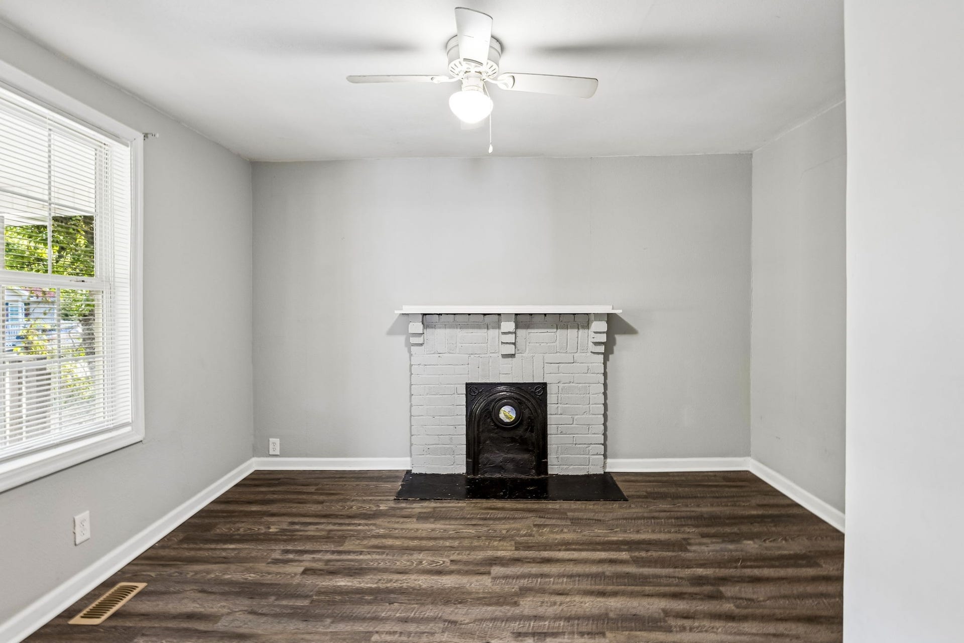 517 W 5th St, Columbia, TN 38401 517 W 5th St, Columbia, TN 38401