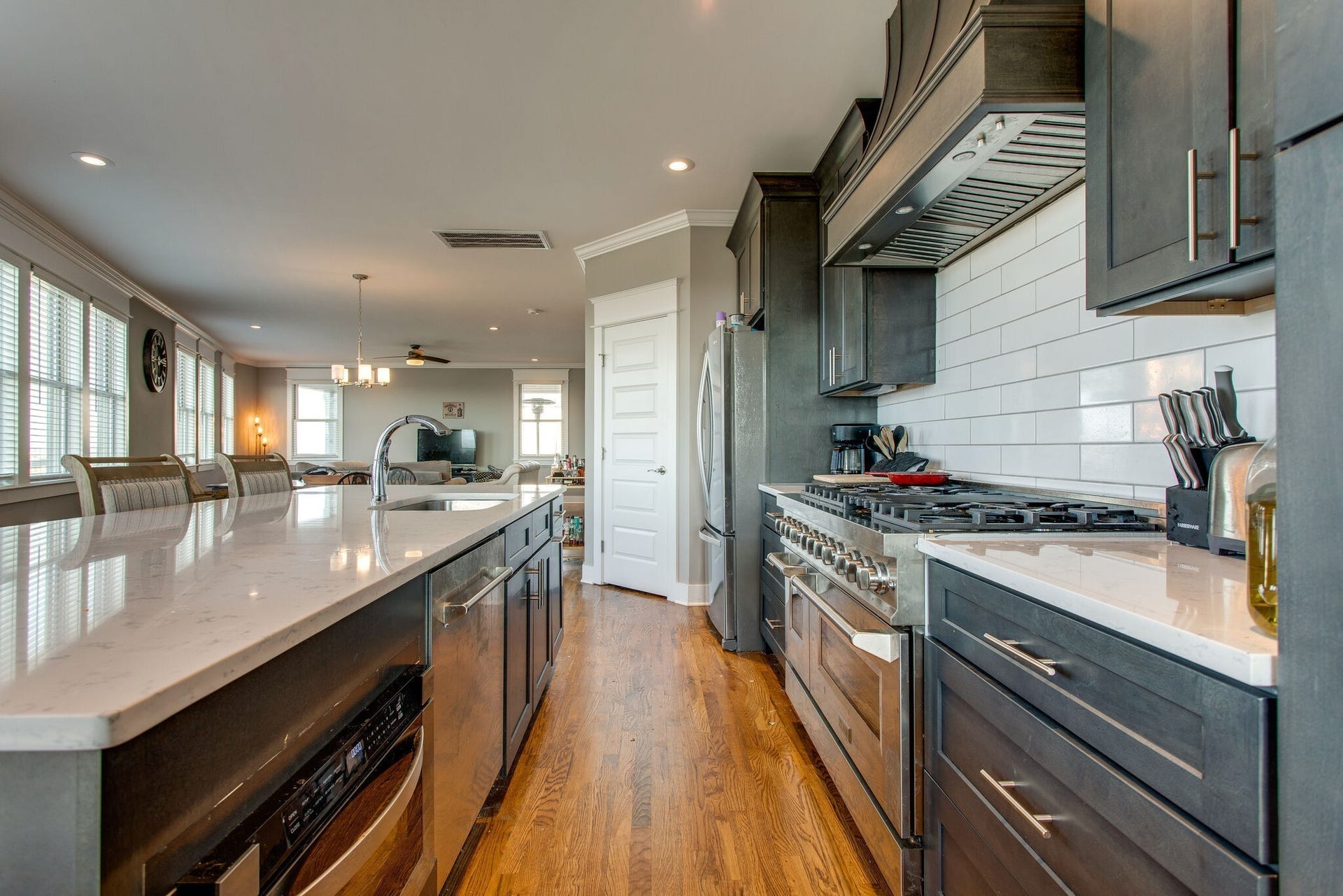 446 37th Ave N, Nashville, TN 37209 446 37th Ave N, Nashville, TN 37209