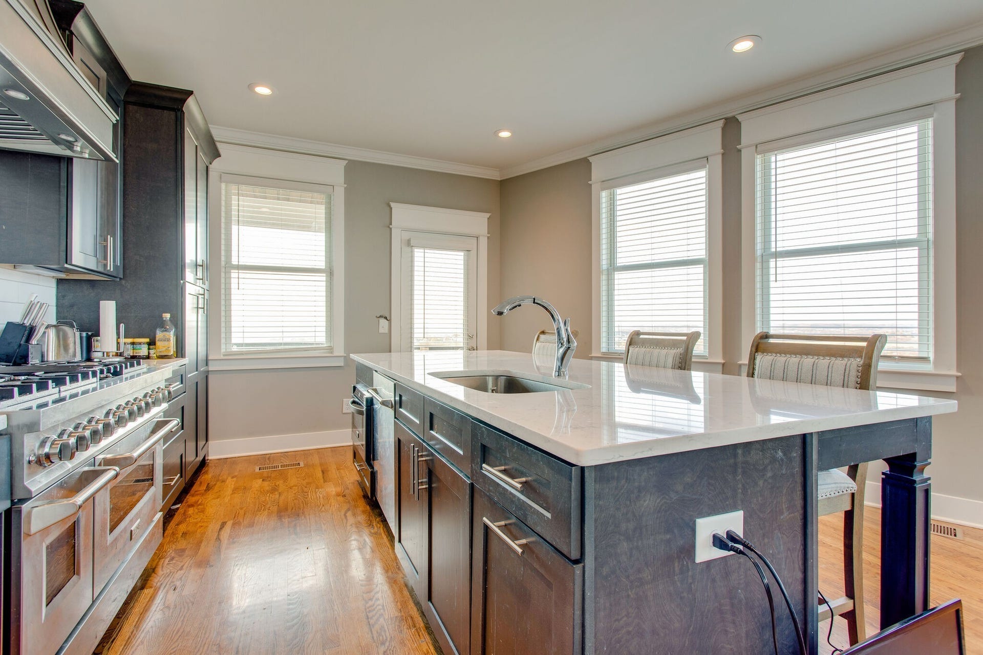 446 37th Ave N, Nashville, TN 37209 446 37th Ave N, Nashville, TN 37209