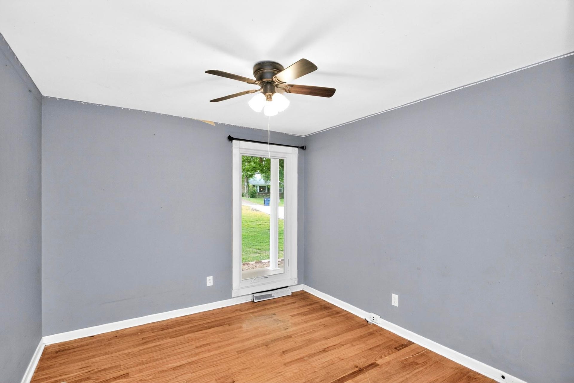 921 Azalea Dr, Columbia, TN 38401 921 Azalea Dr, Columbia, TN 38401