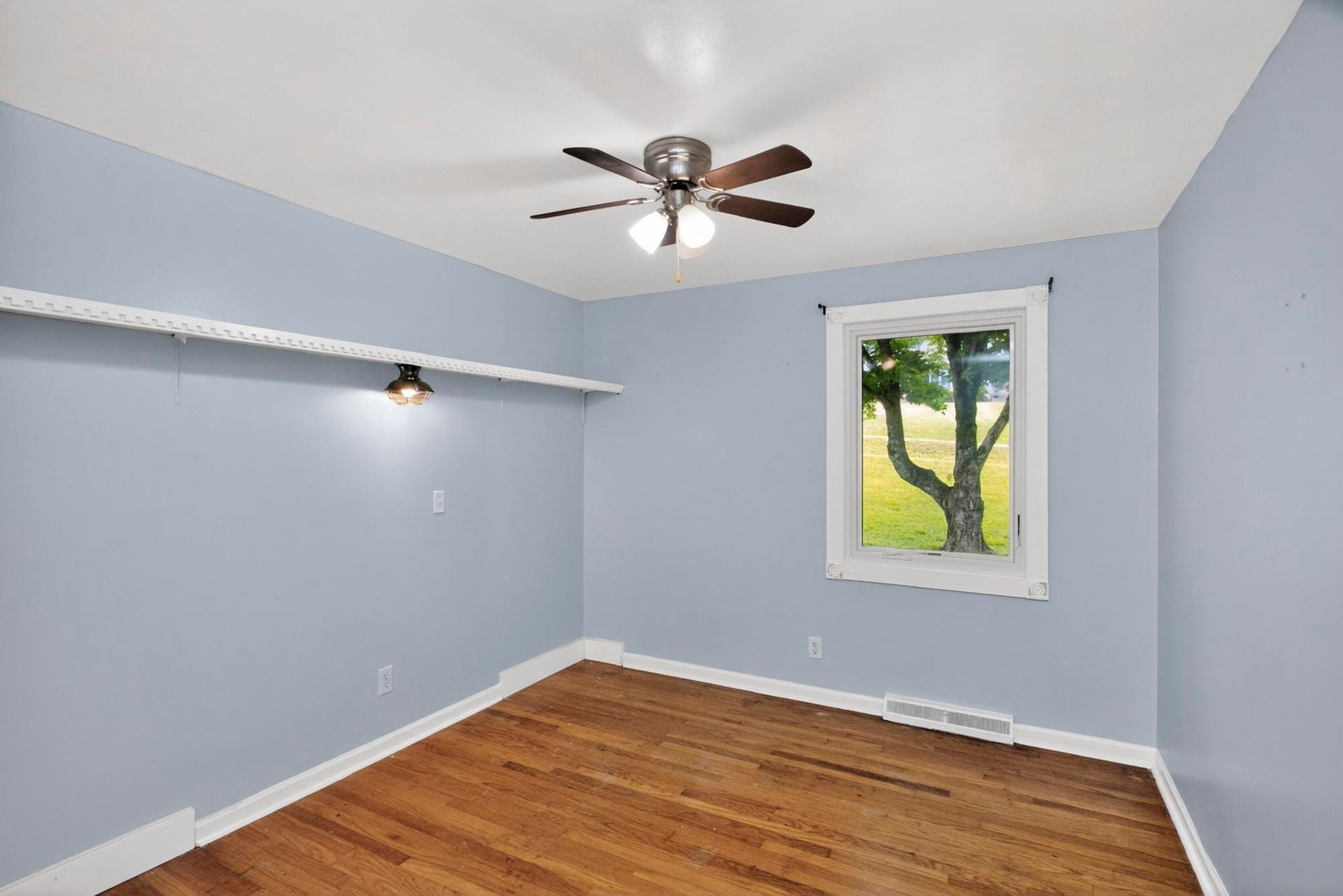 921 Azalea Dr, Columbia, TN 38401 921 Azalea Dr, Columbia, TN 38401