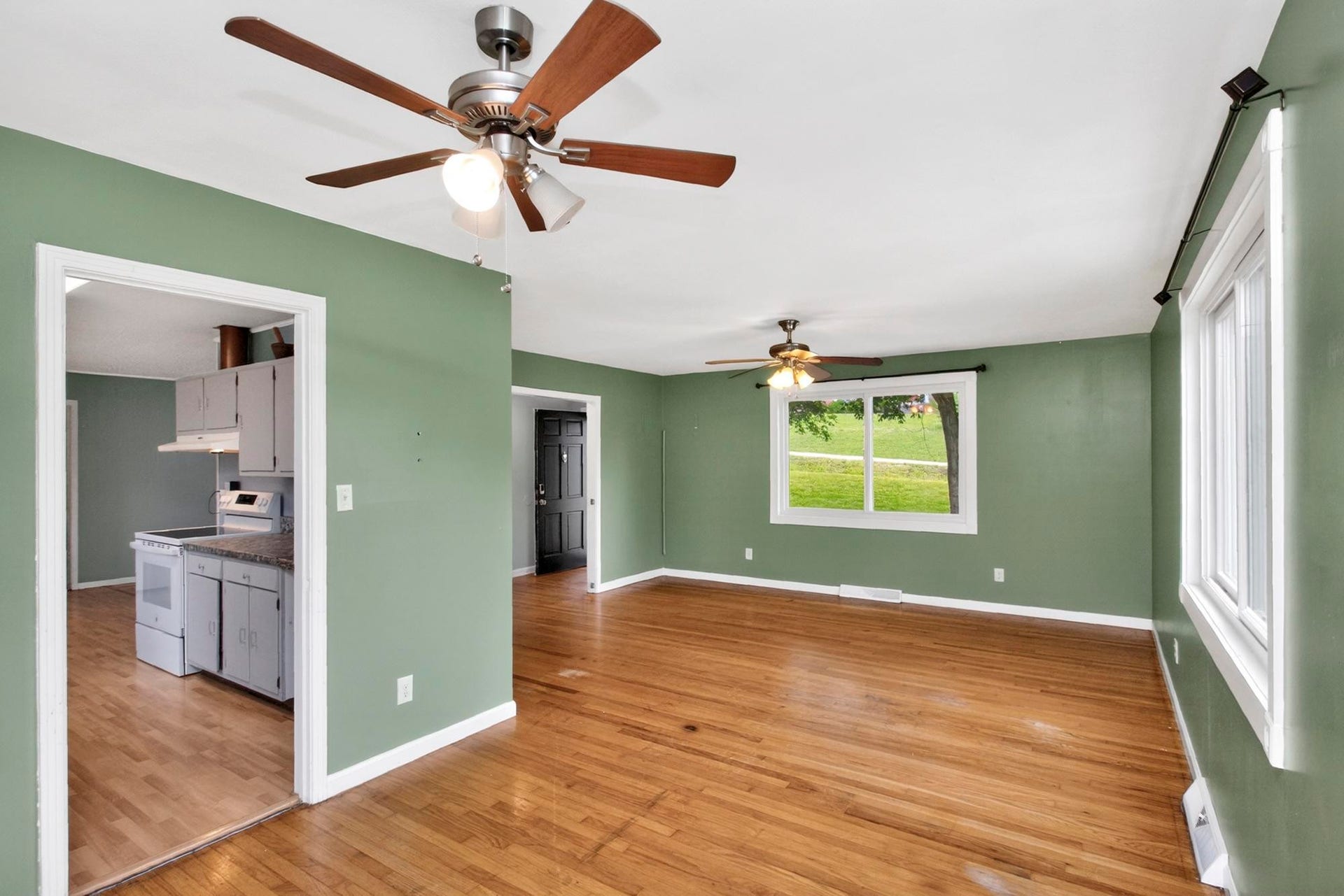 921 Azalea Dr, Columbia, TN 38401 921 Azalea Dr, Columbia, TN 38401